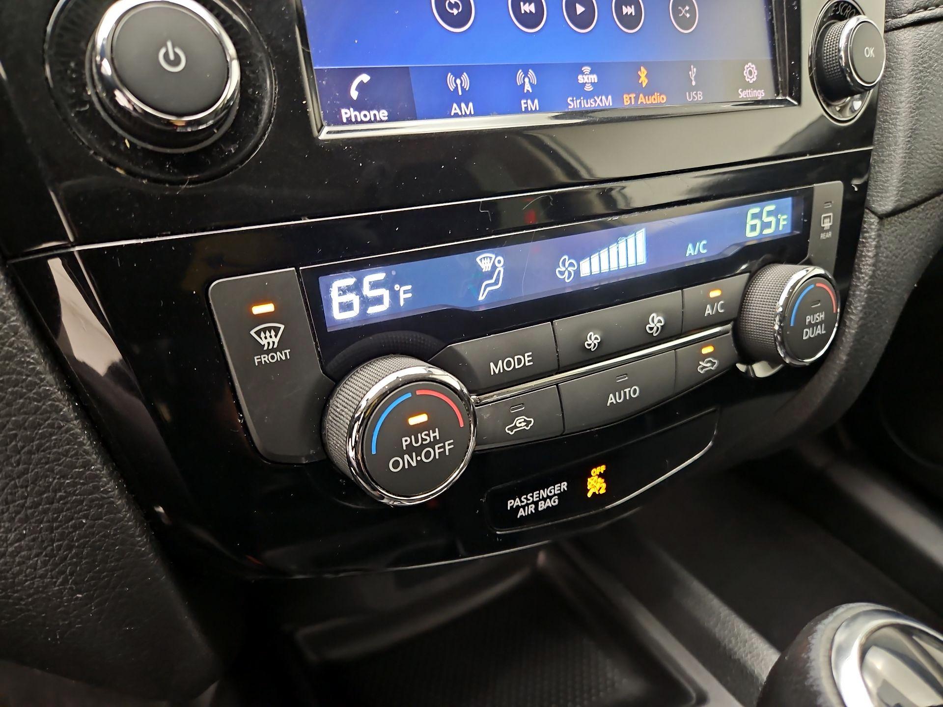 Thumbnail: 2018 Nissan Rogue - 16