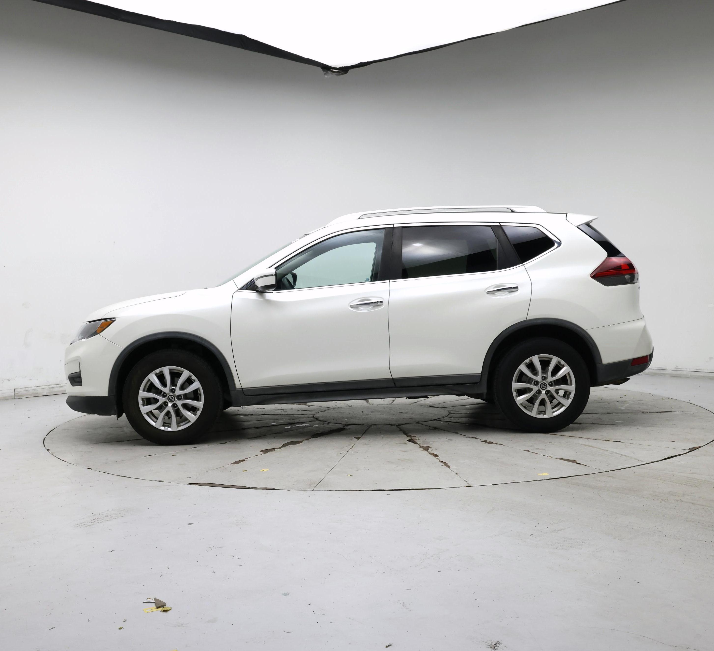 Thumbnail: 2018 Nissan Rogue - 3