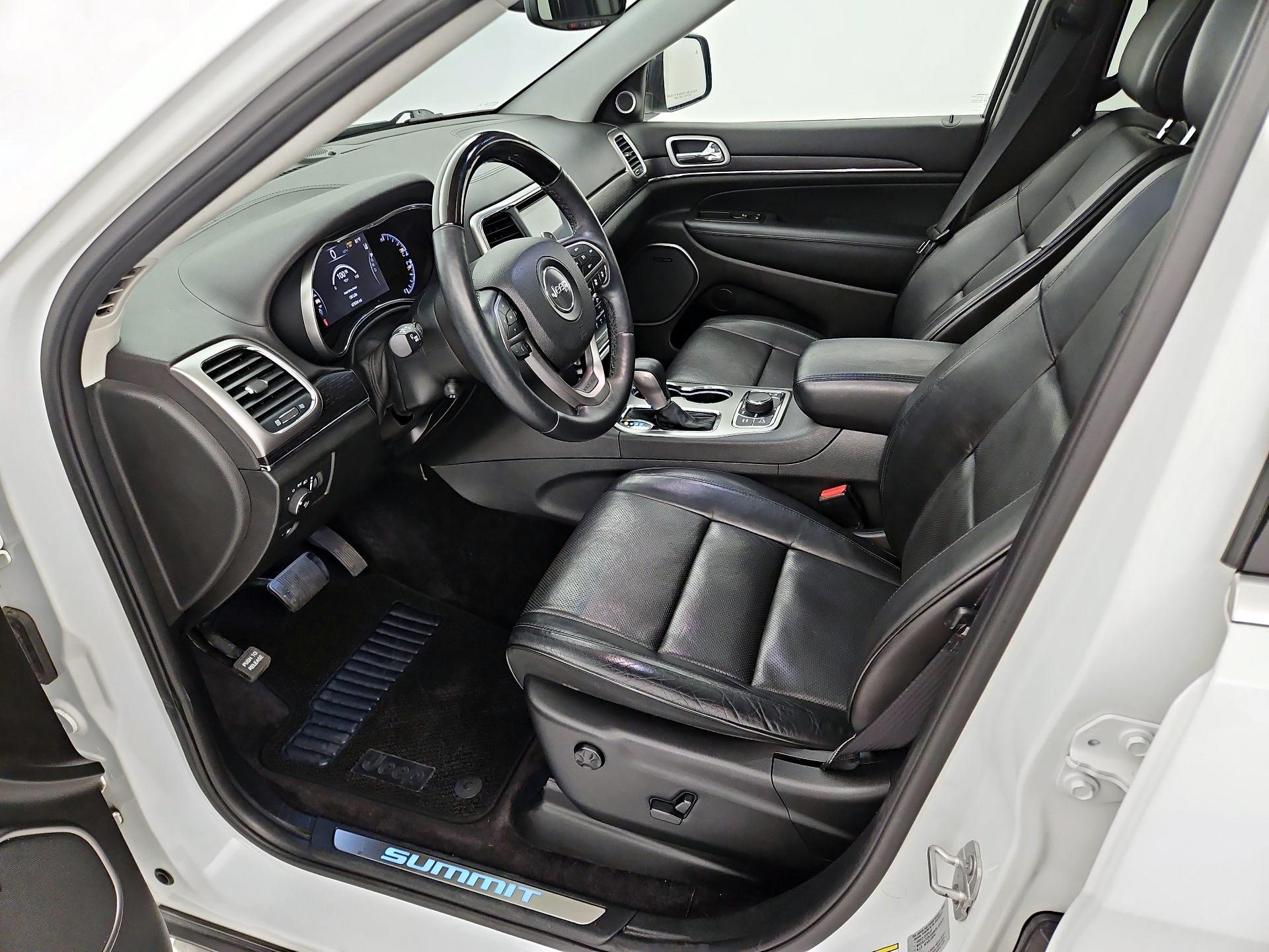 Thumbnail: 2017 Jeep Grand Cherokee - 11