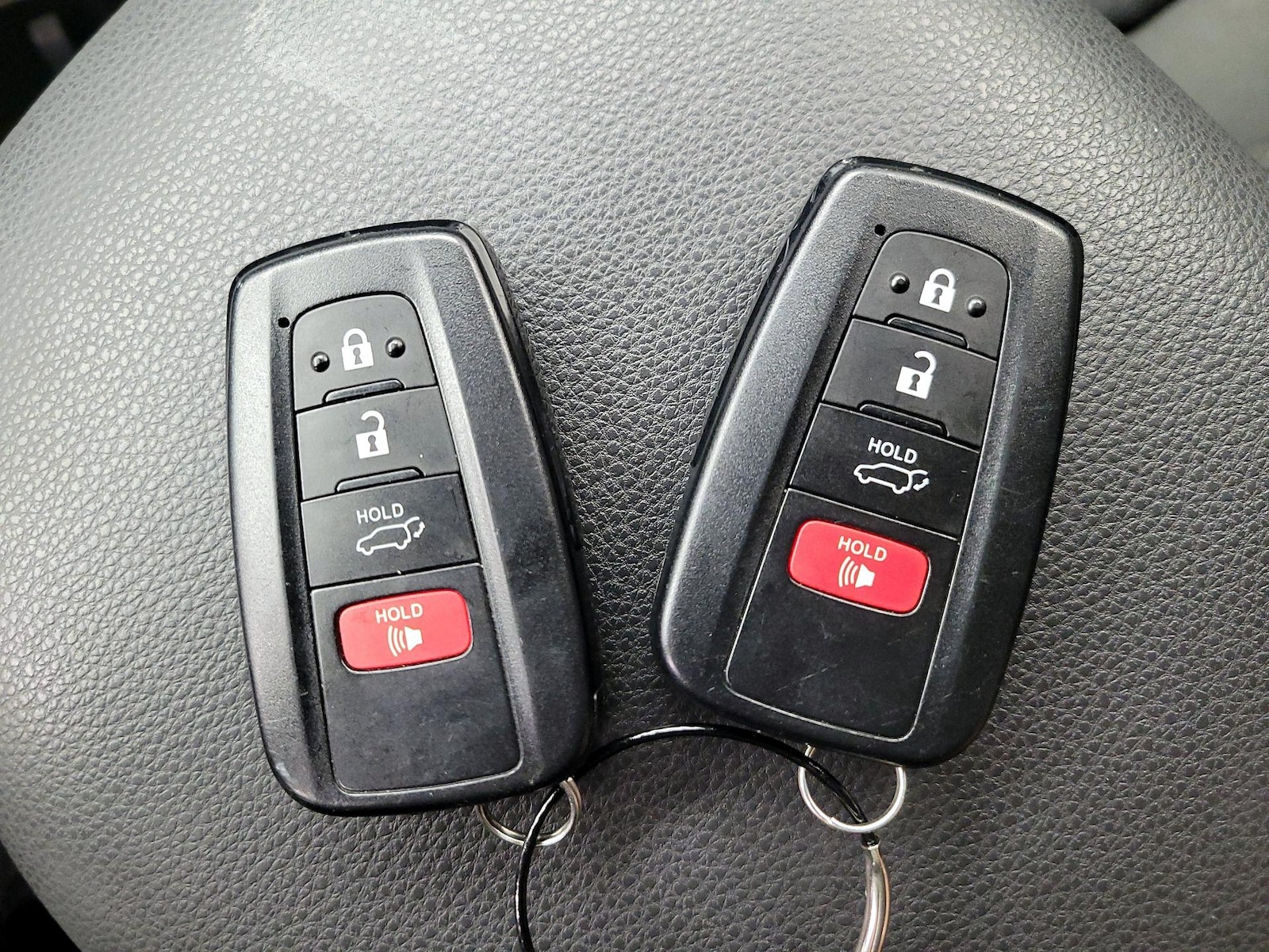 2024 Toyota RAV4 XLE - Photo 25