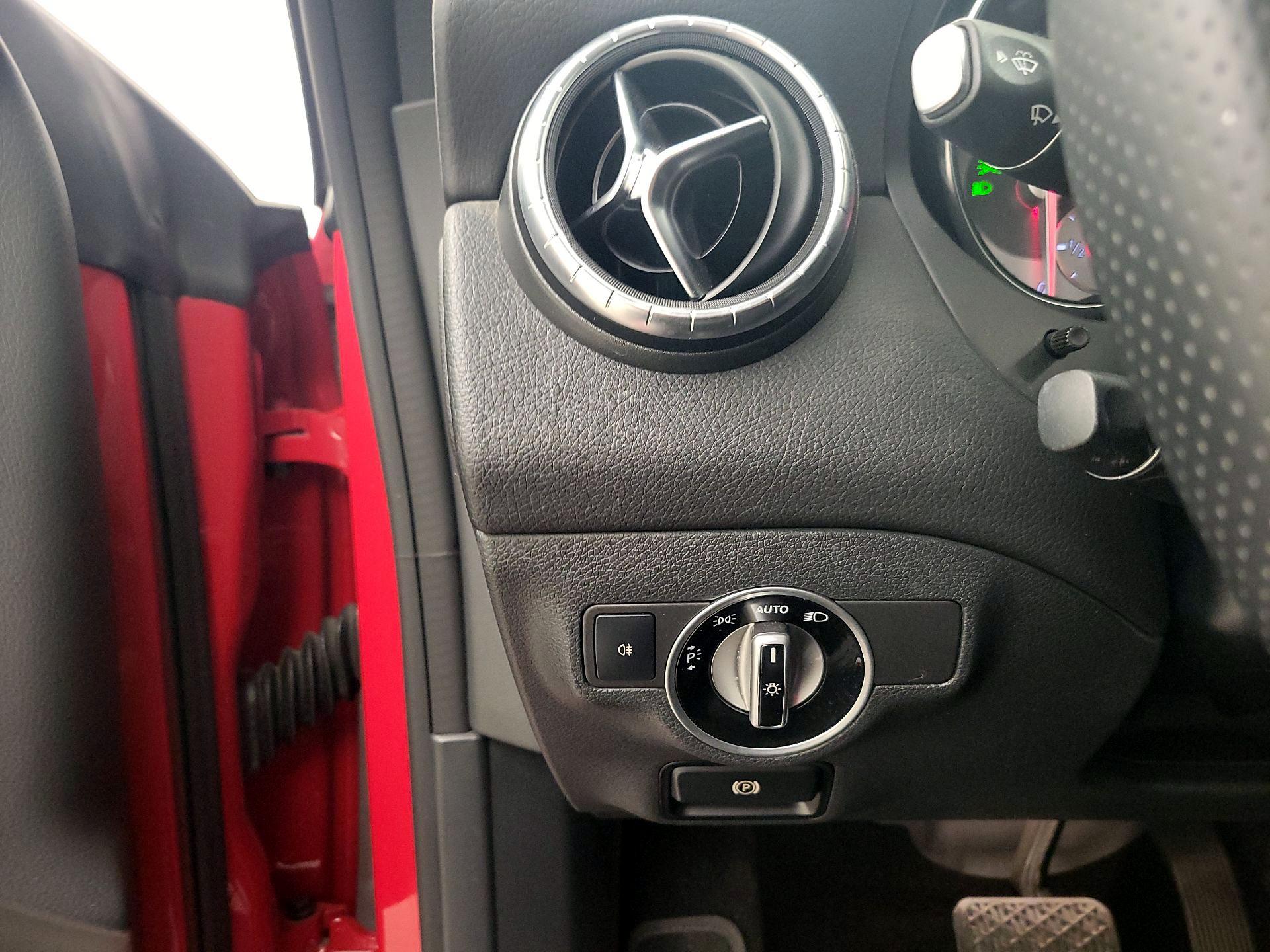 Thumbnail: 2015 Mercedes-Benz CLA - 13