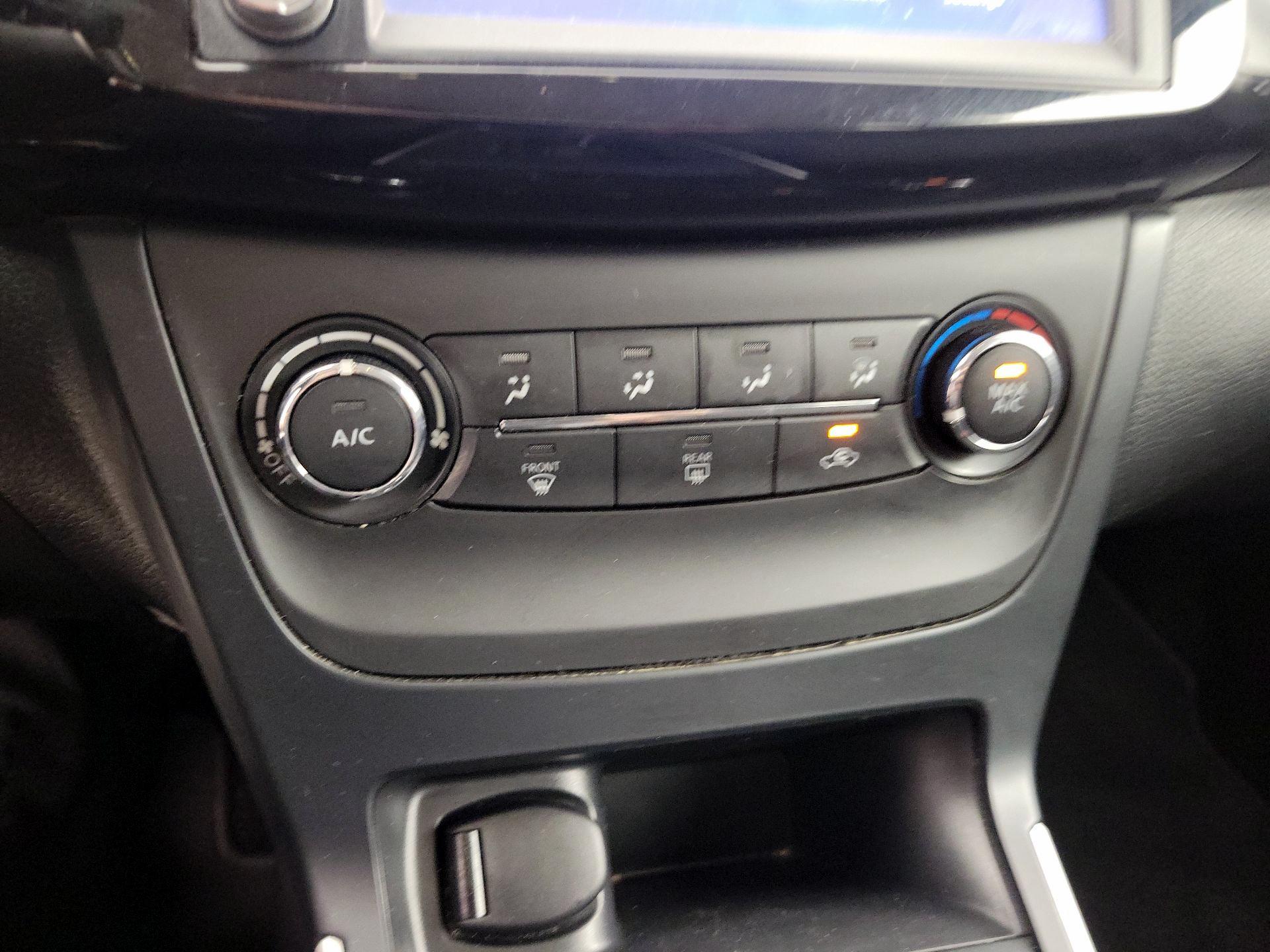 Thumbnail: 2019 Nissan Sentra - 16