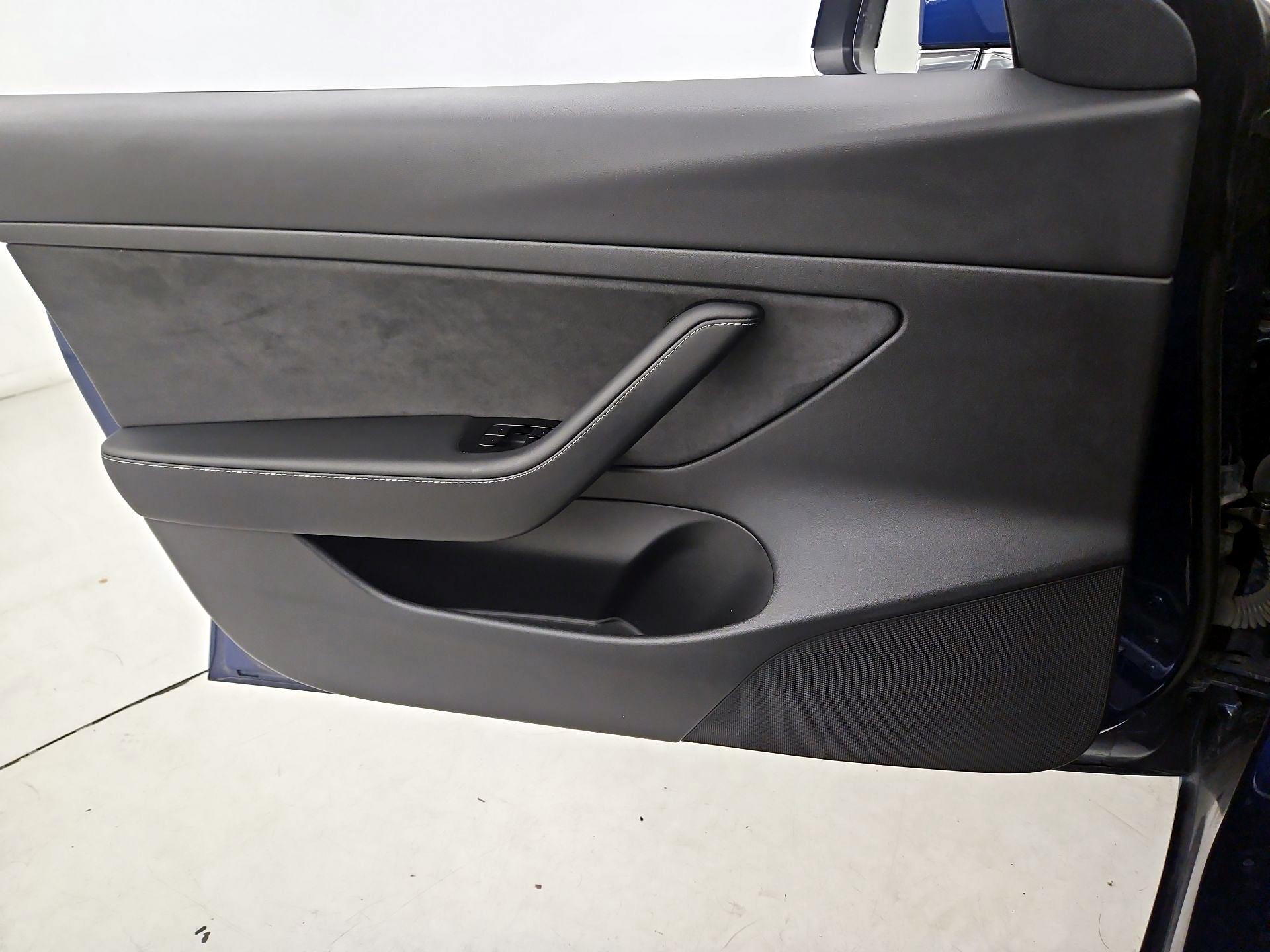 Thumbnail: 2020 Tesla Model 3 - 12