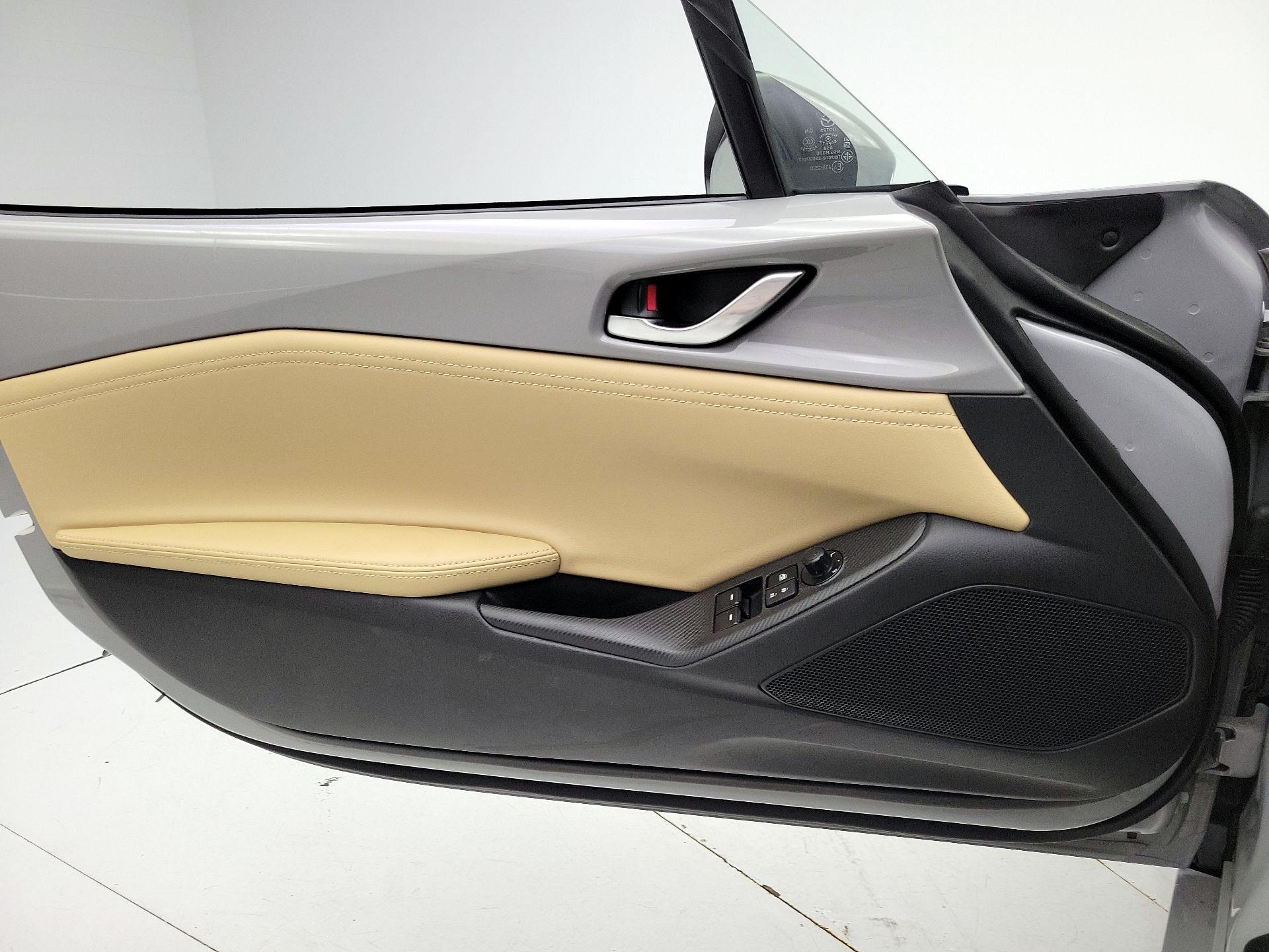 Thumbnail: 2025 Mazda MX-5 Miata - 12