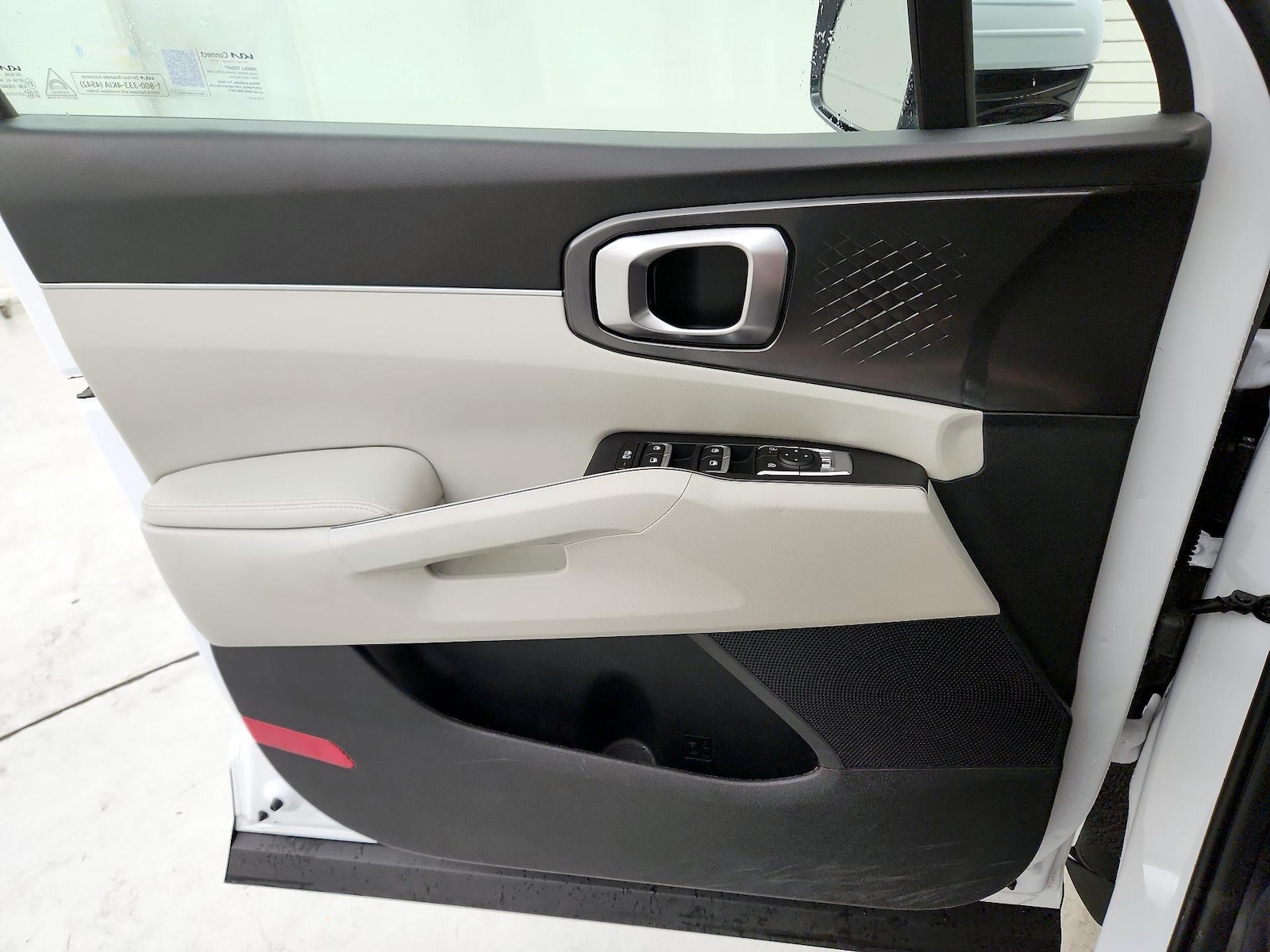 2025 Kia Sorento S - Photo 13
