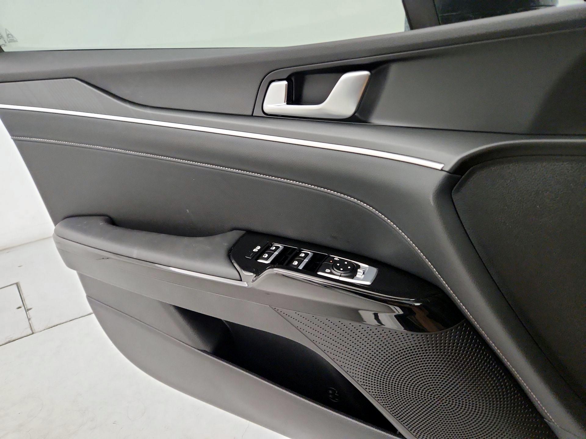 Thumbnail: 2025 Kia K5 - 12