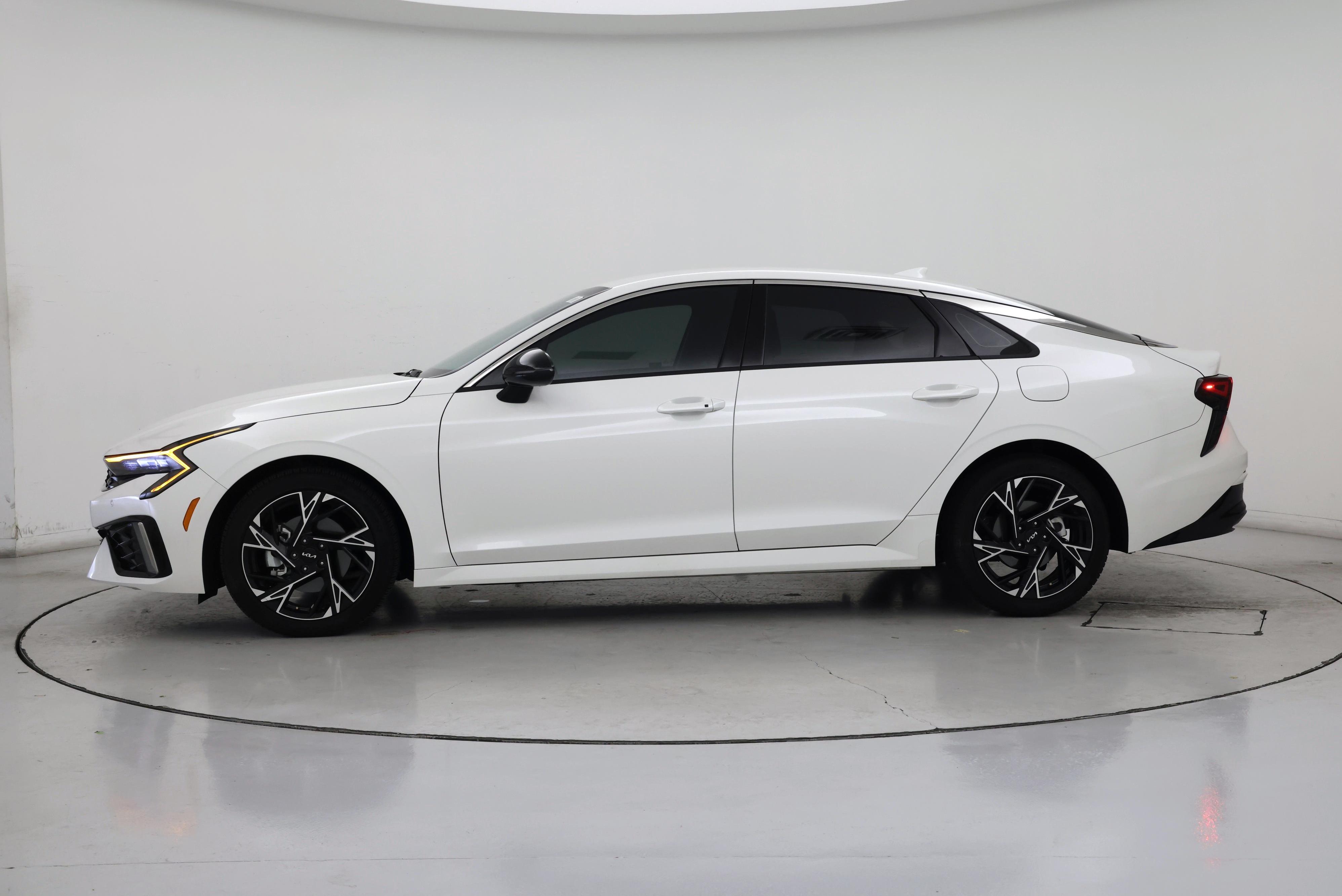 Thumbnail: 2025 Kia K5 - 3