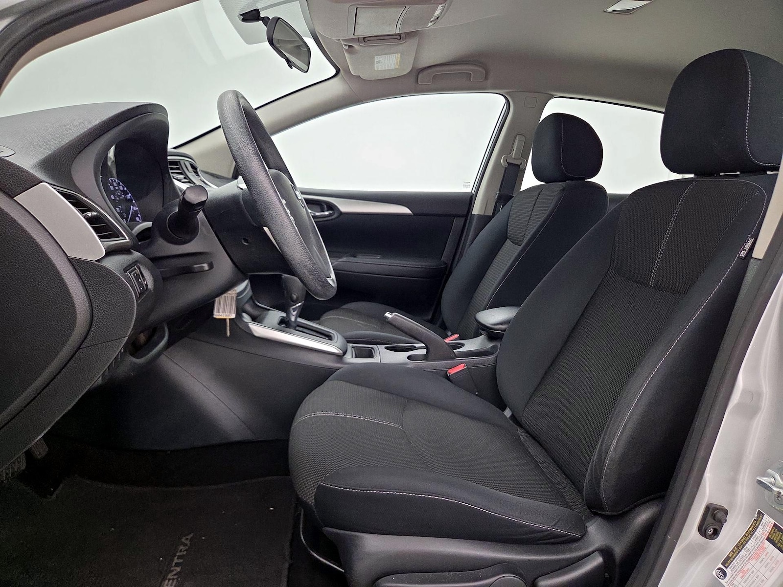 2016 Nissan Sentra S - Photo 12