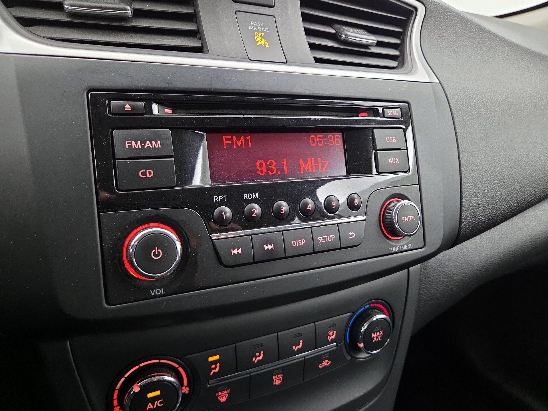 Thumbnail: 2016 Nissan Sentra - 14