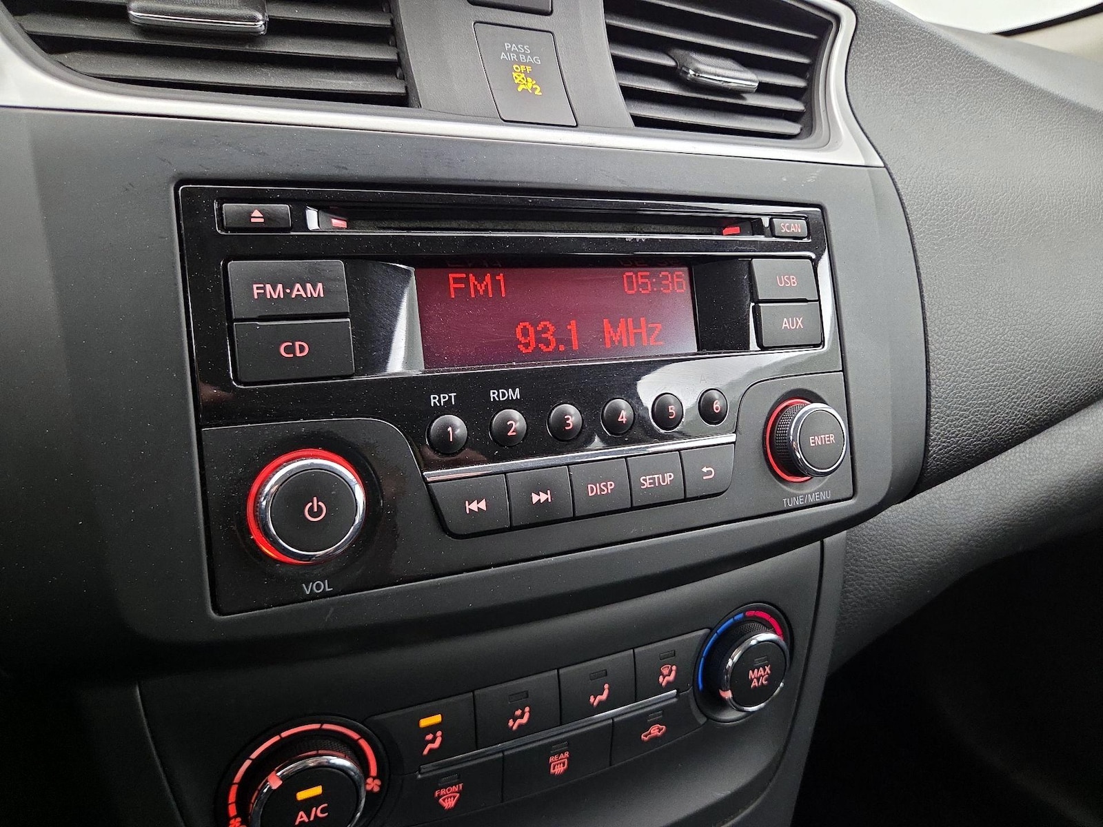 2016 Nissan Sentra S - Photo 15