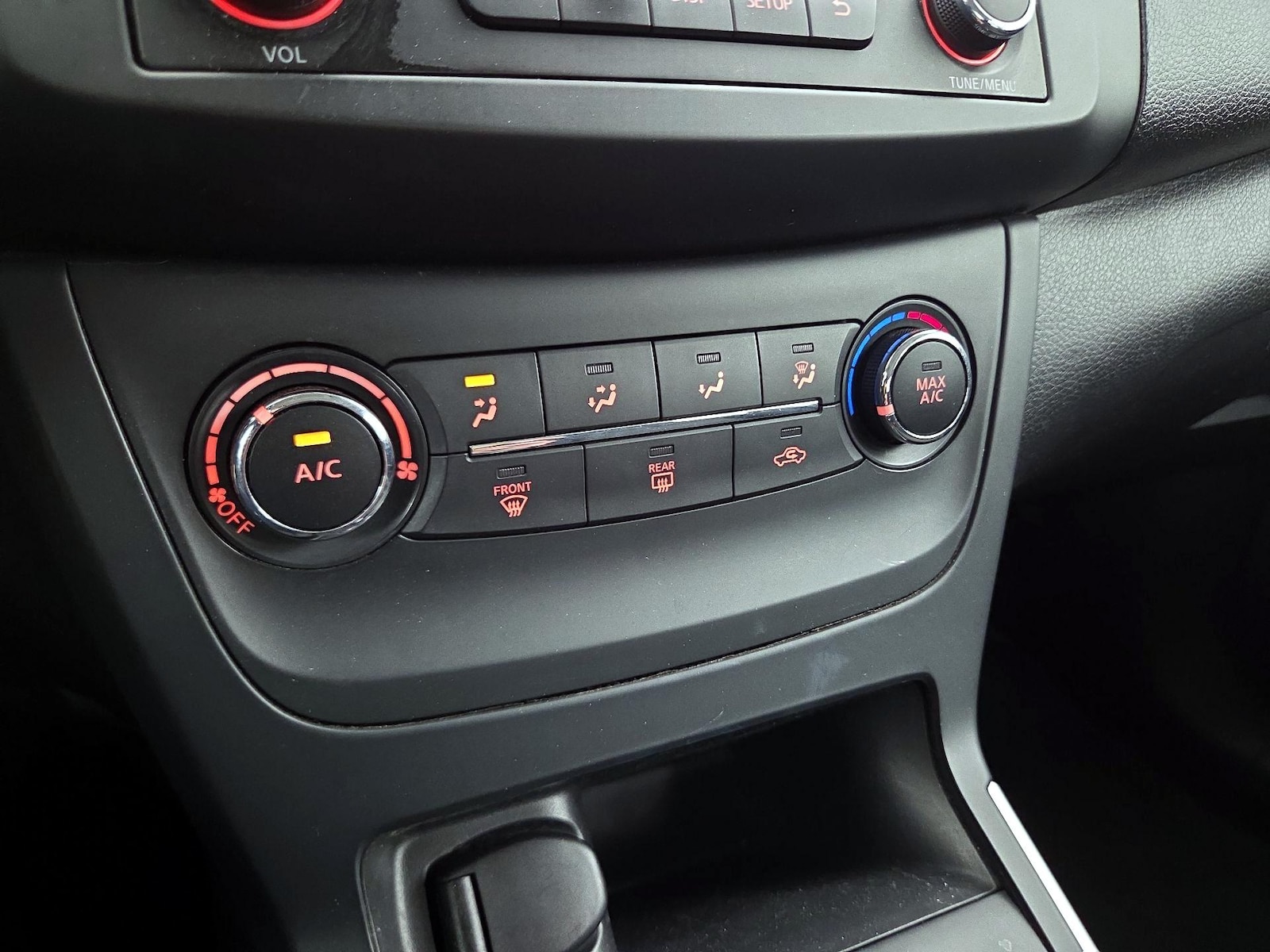 2016 Nissan Sentra S - Photo 16