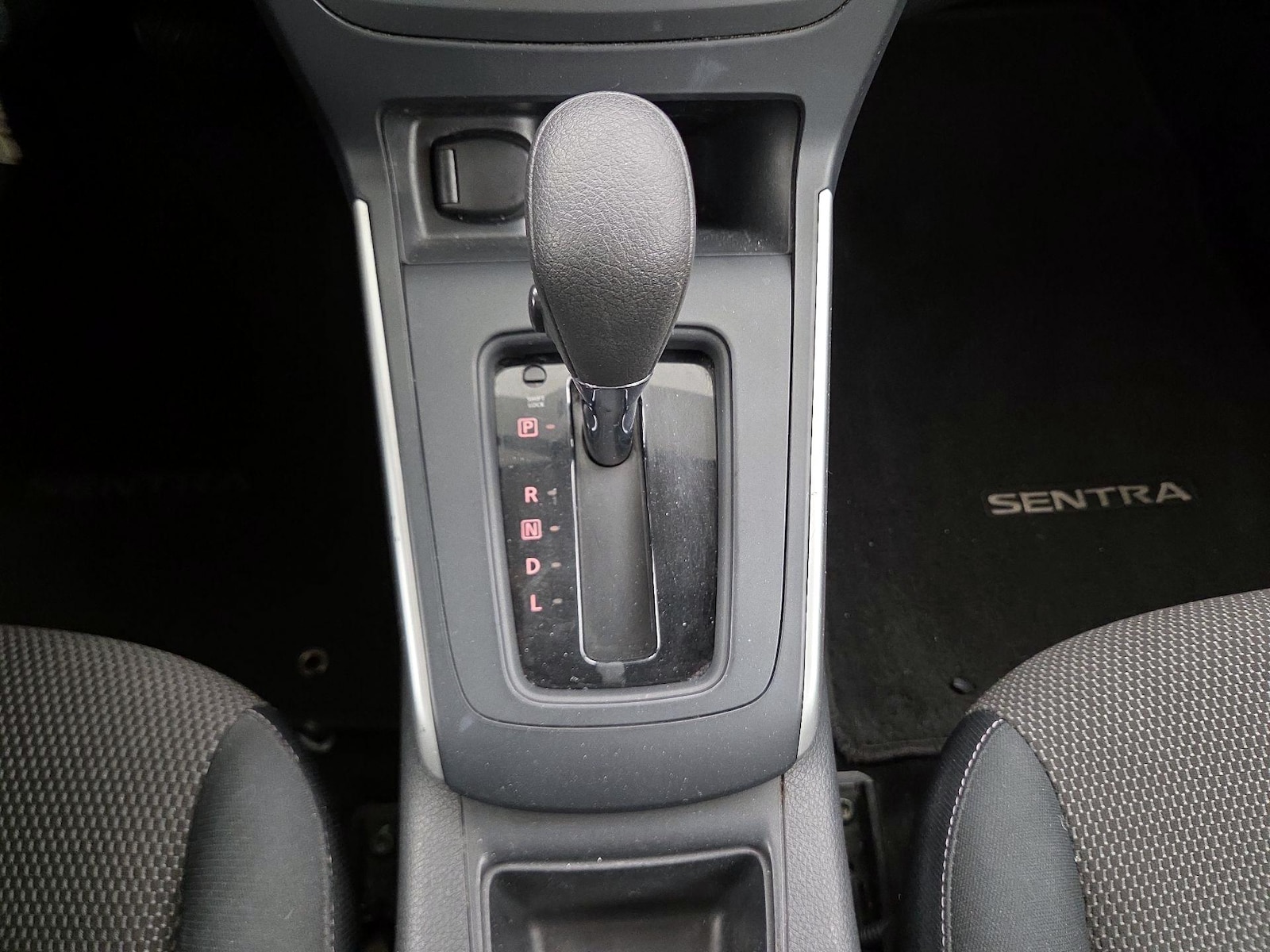 2016 Nissan Sentra S - Photo 17