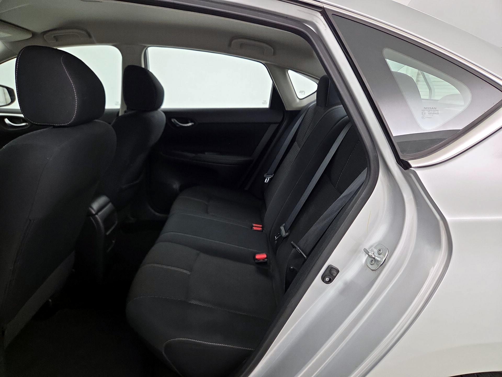 Thumbnail: 2016 Nissan Sentra - 18