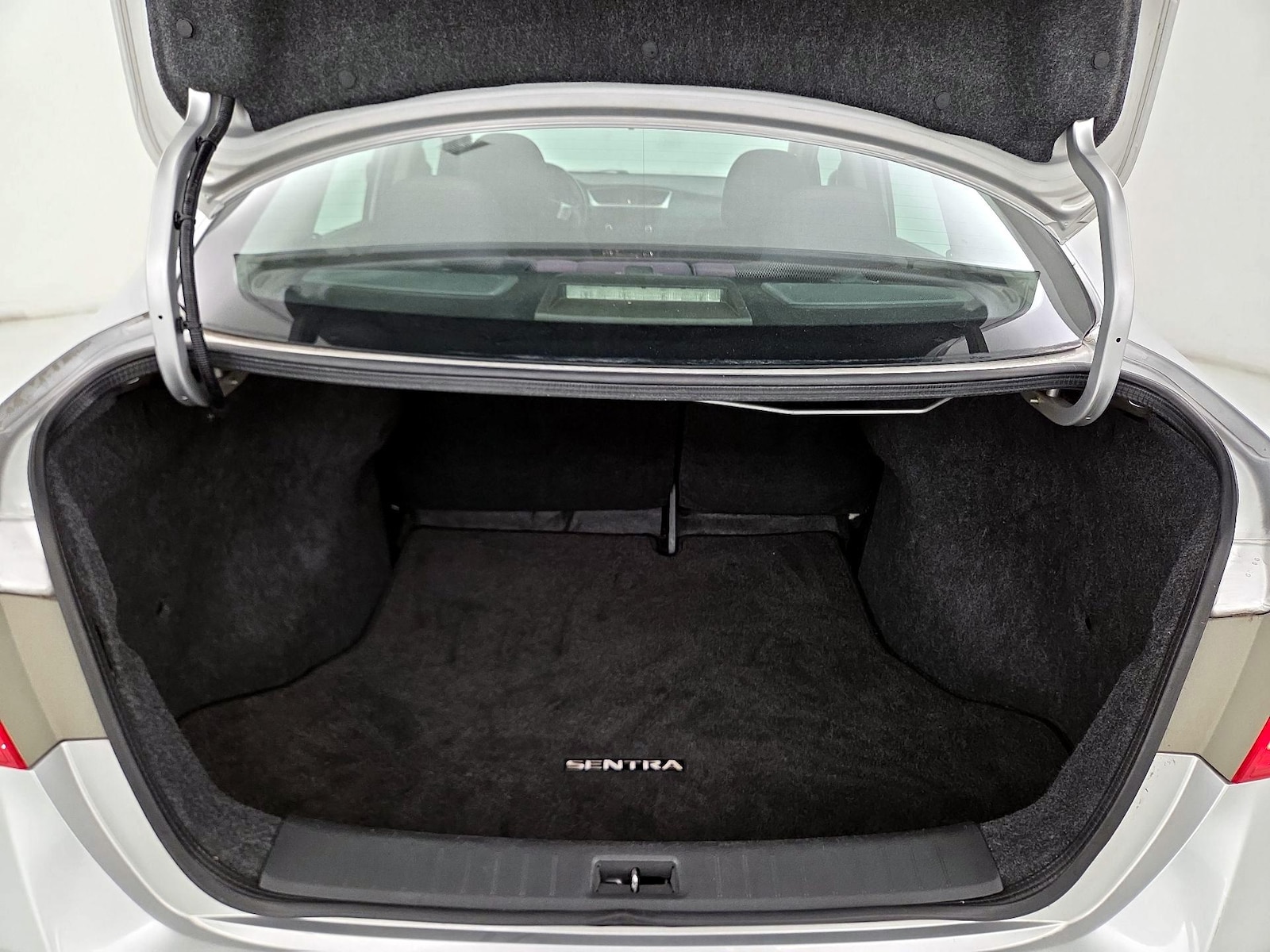 2016 Nissan Sentra S - Photo 20