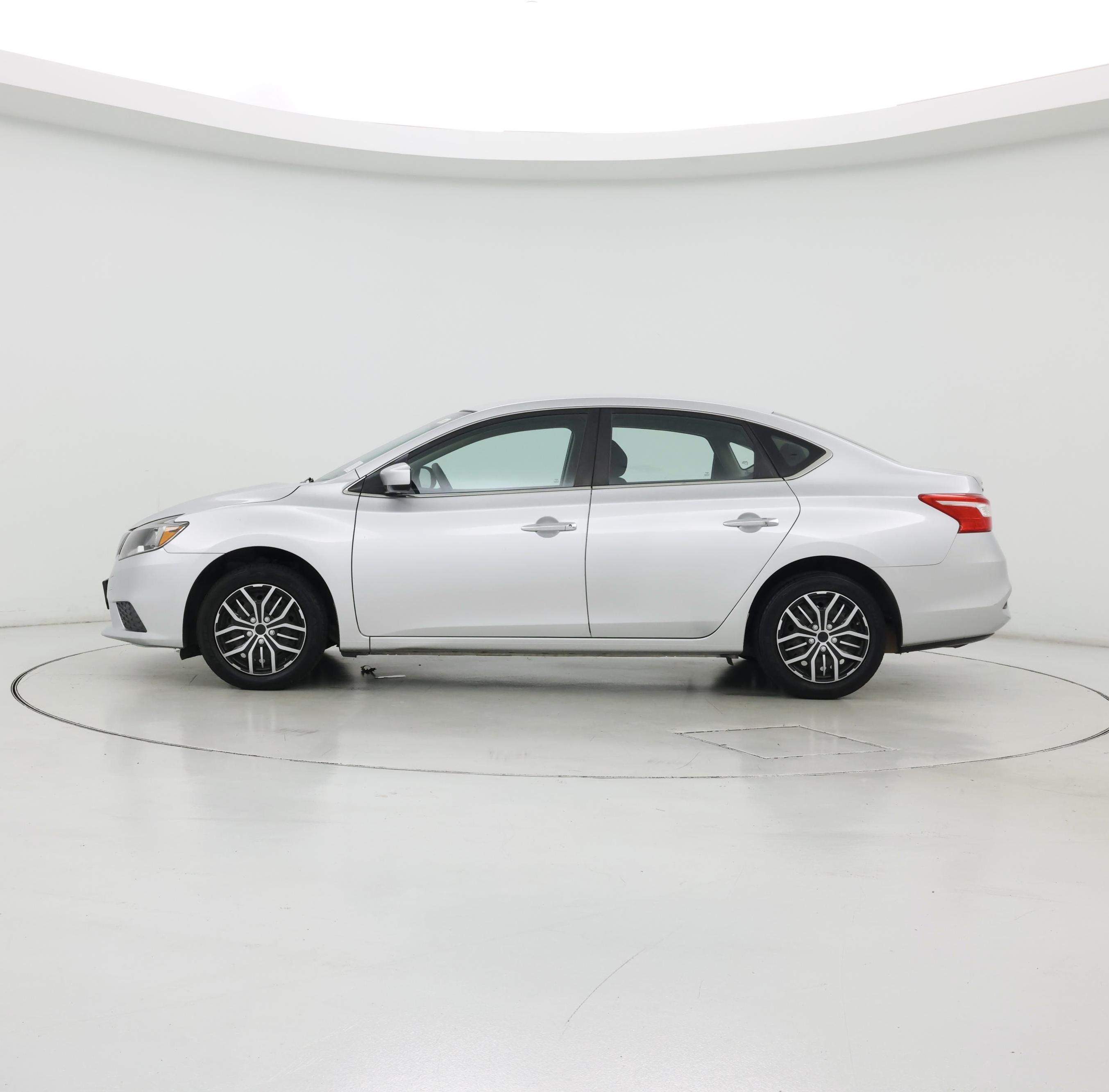 Thumbnail: 2016 Nissan Sentra - 3