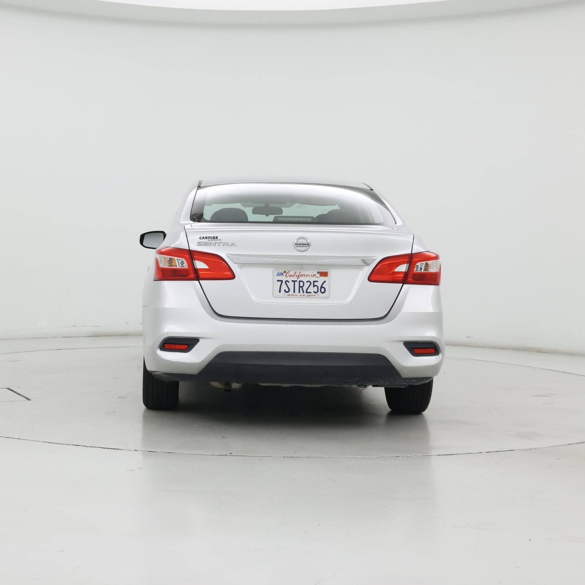 Thumbnail: 2016 Nissan Sentra - 6