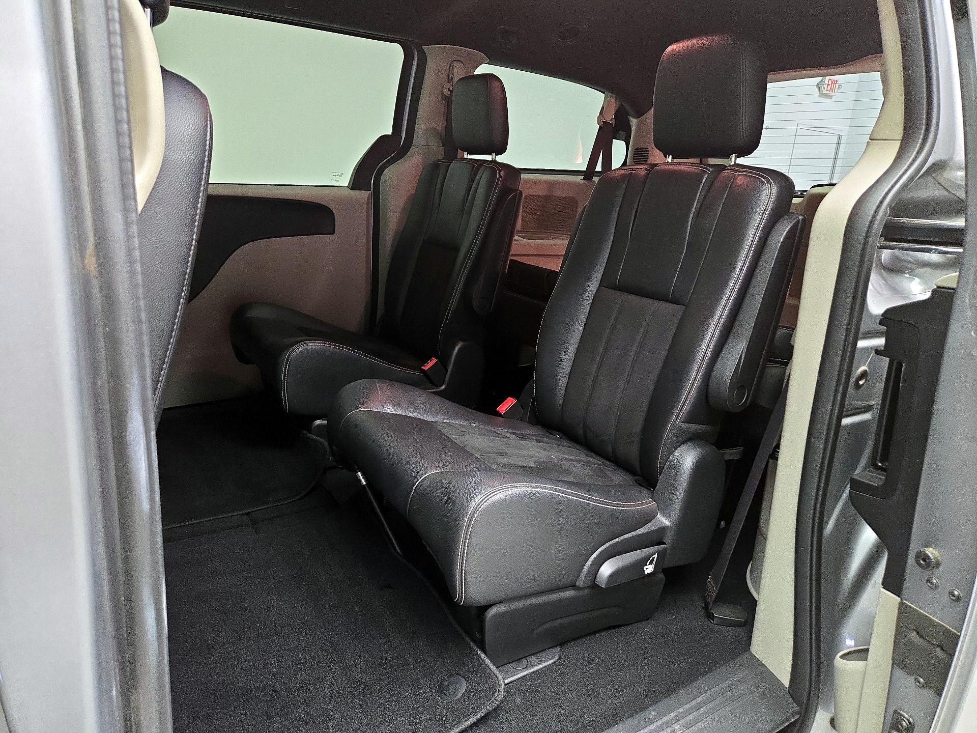 Thumbnail: 2019 Dodge Grand Caravan - 19