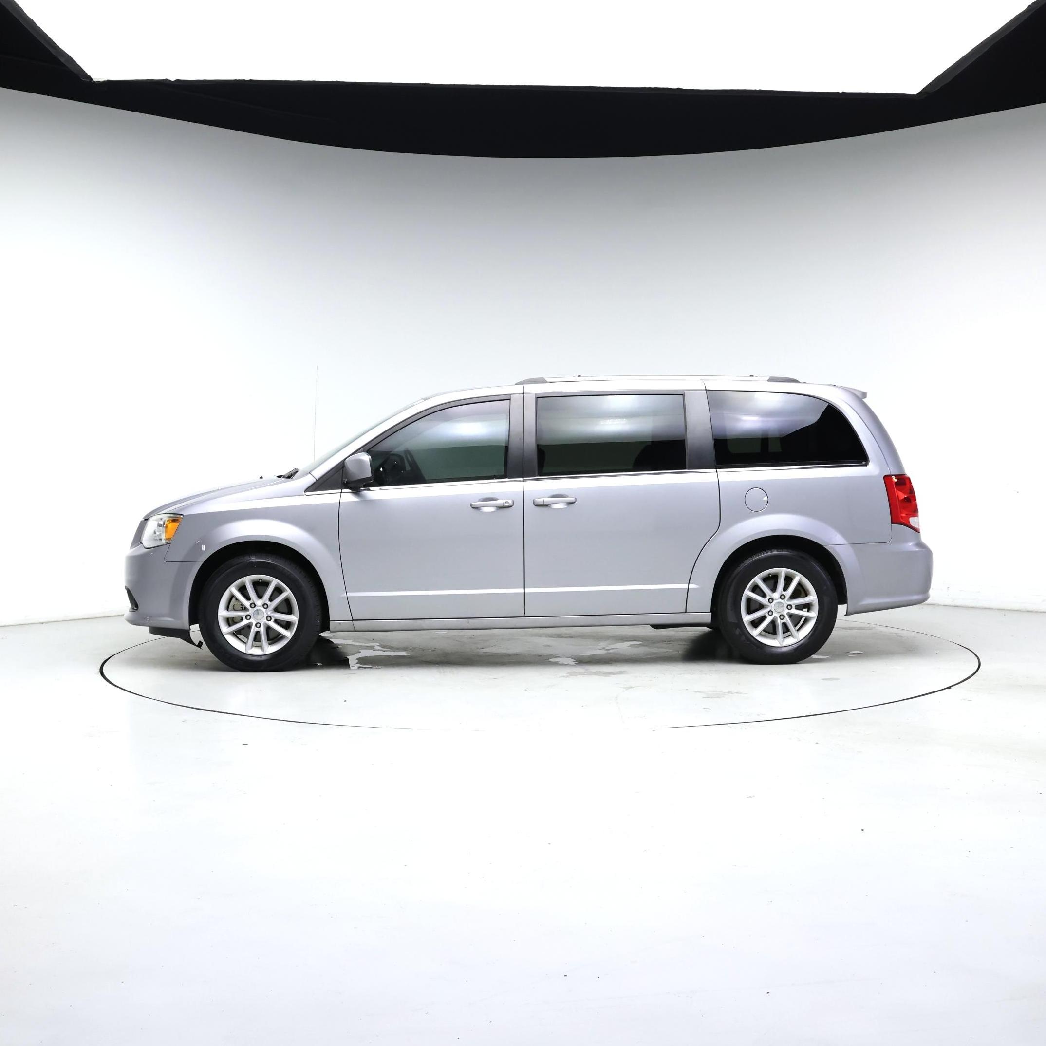 Thumbnail: 2019 Dodge Grand Caravan - 3