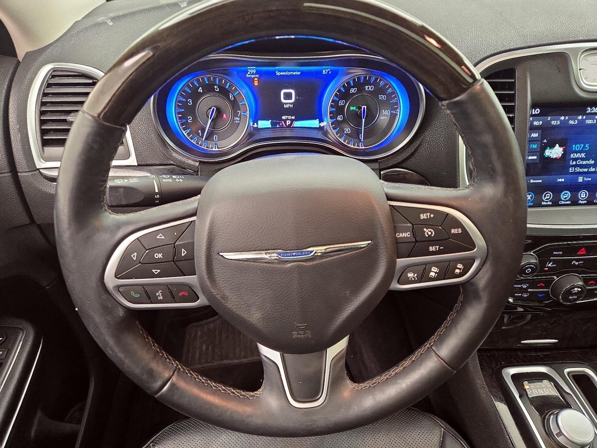 Thumbnail: 2017 Chrysler 300 - 10