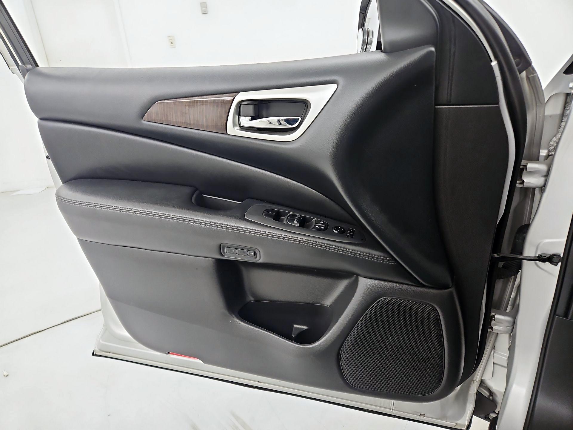 Thumbnail: 2014 Nissan Pathfinder - 12