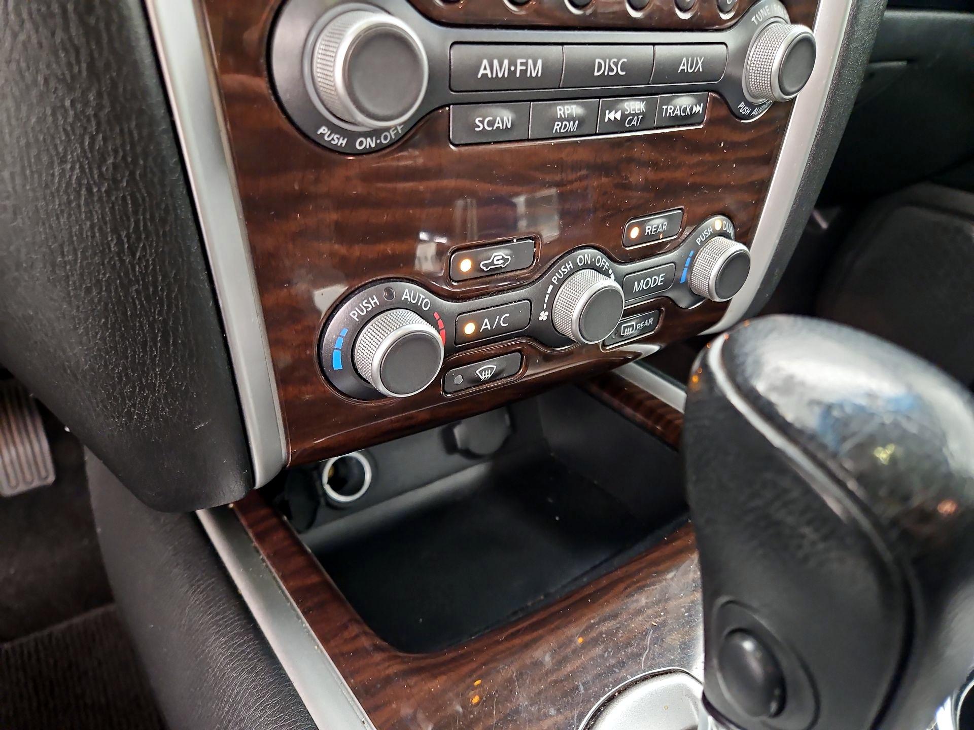 Thumbnail: 2014 Nissan Pathfinder - 14