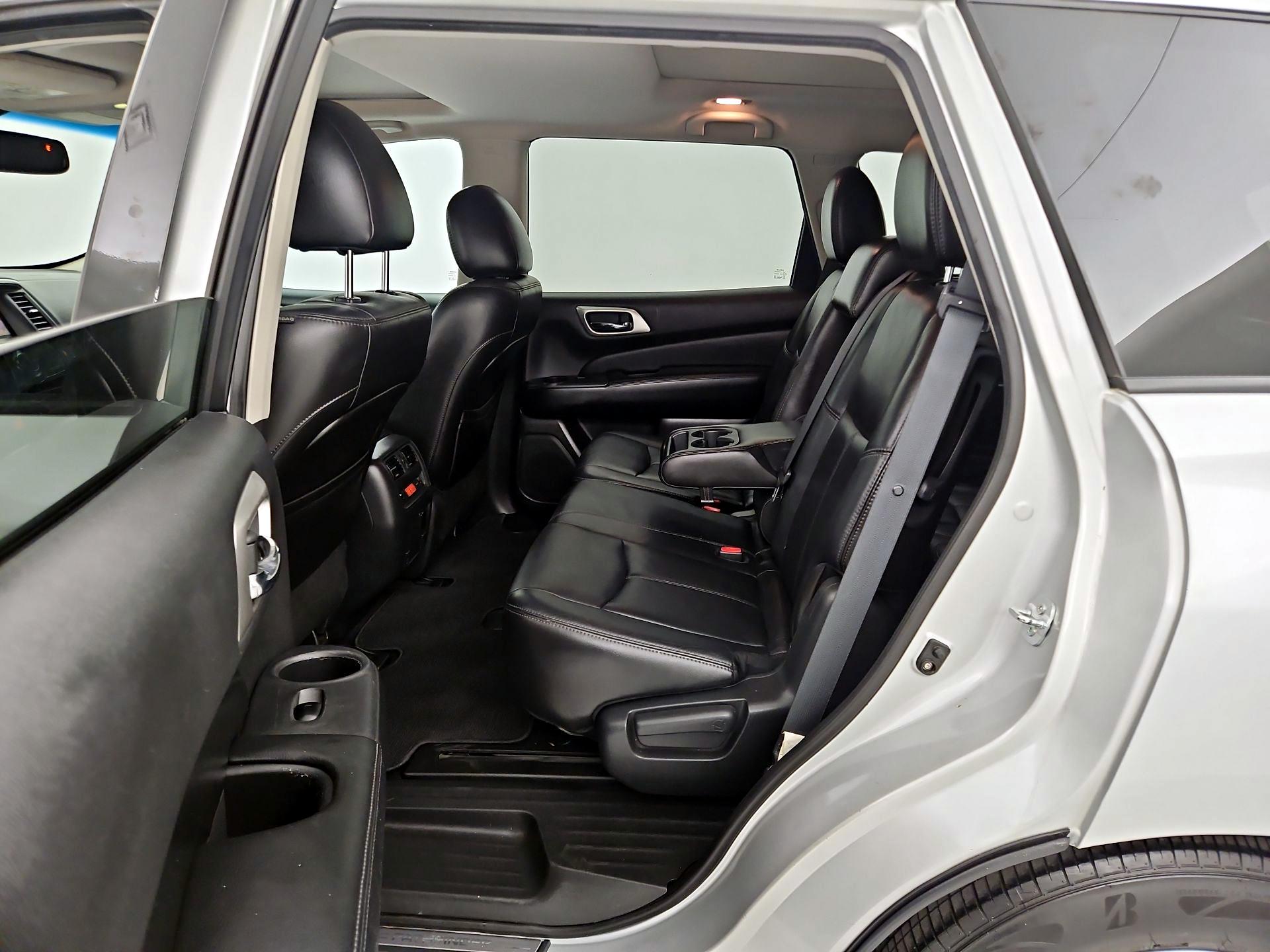 Thumbnail: 2014 Nissan Pathfinder - 16