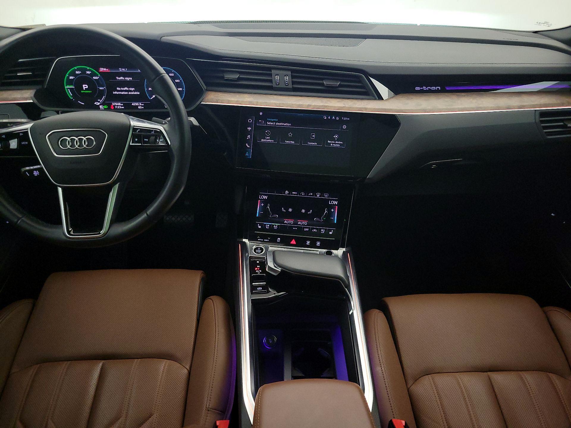 Thumbnail: 2022 Audi e-tron S - 9