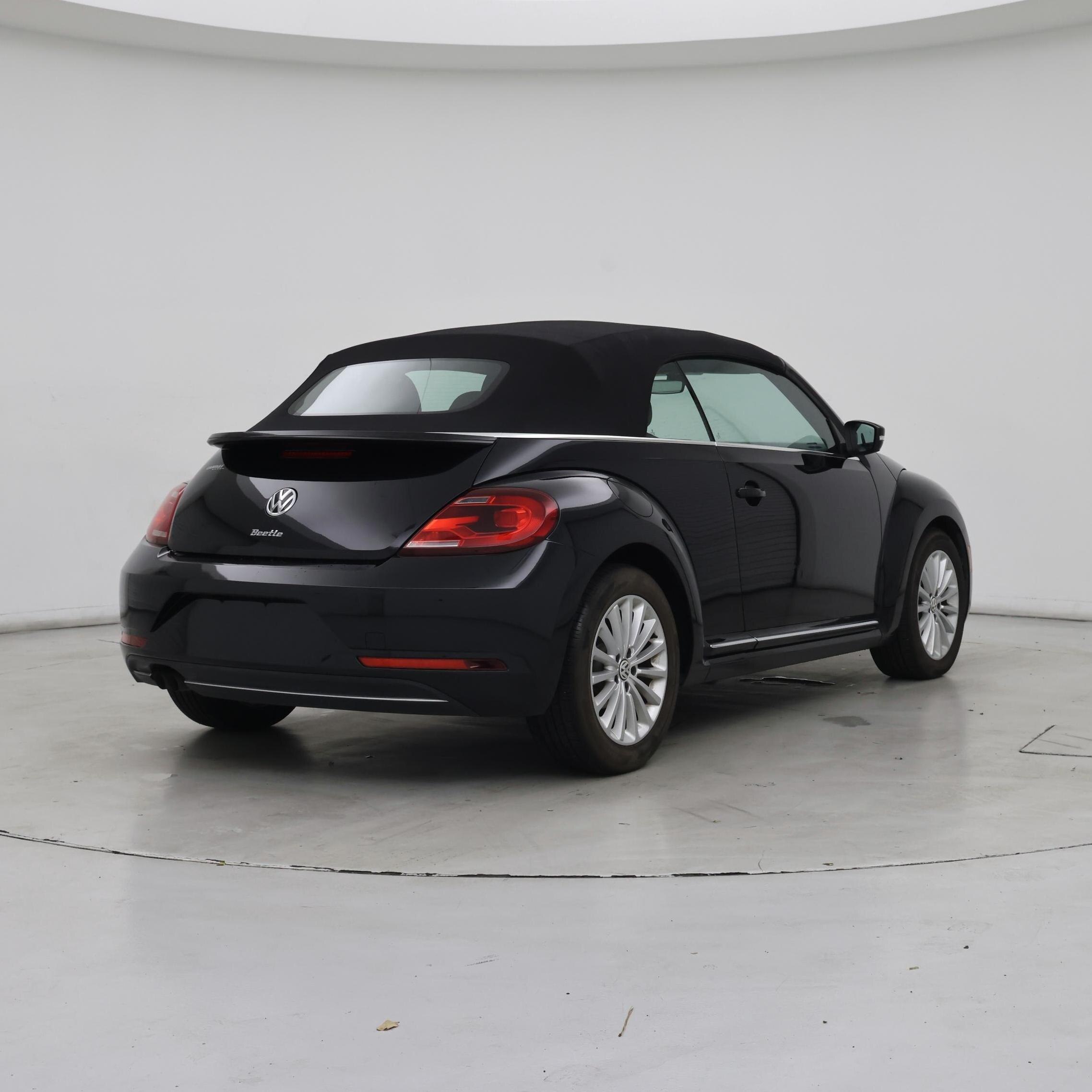Thumbnail: 2019 Volkswagen Beetle - 8