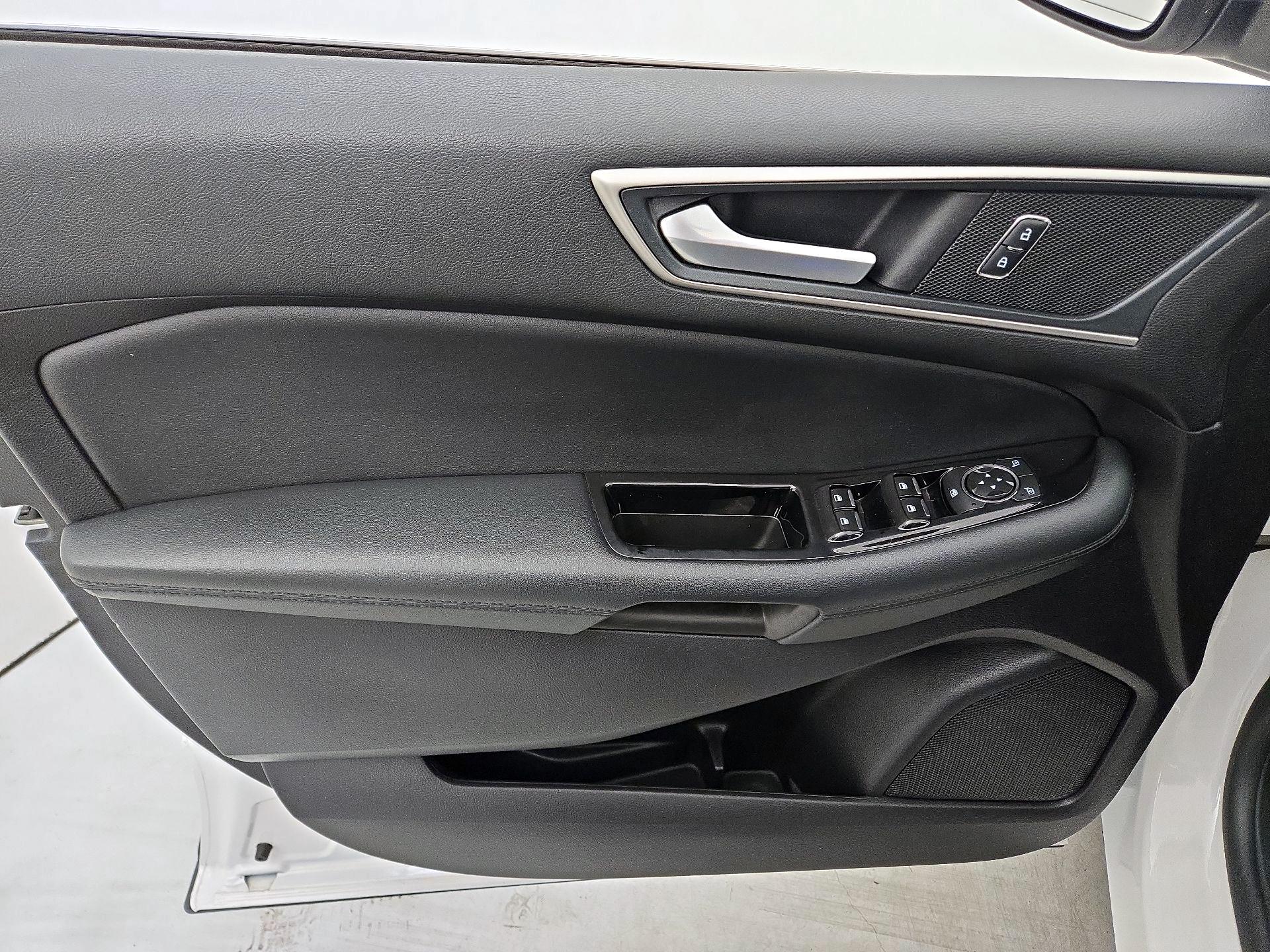 Thumbnail: 2019 Ford Edge - 12
