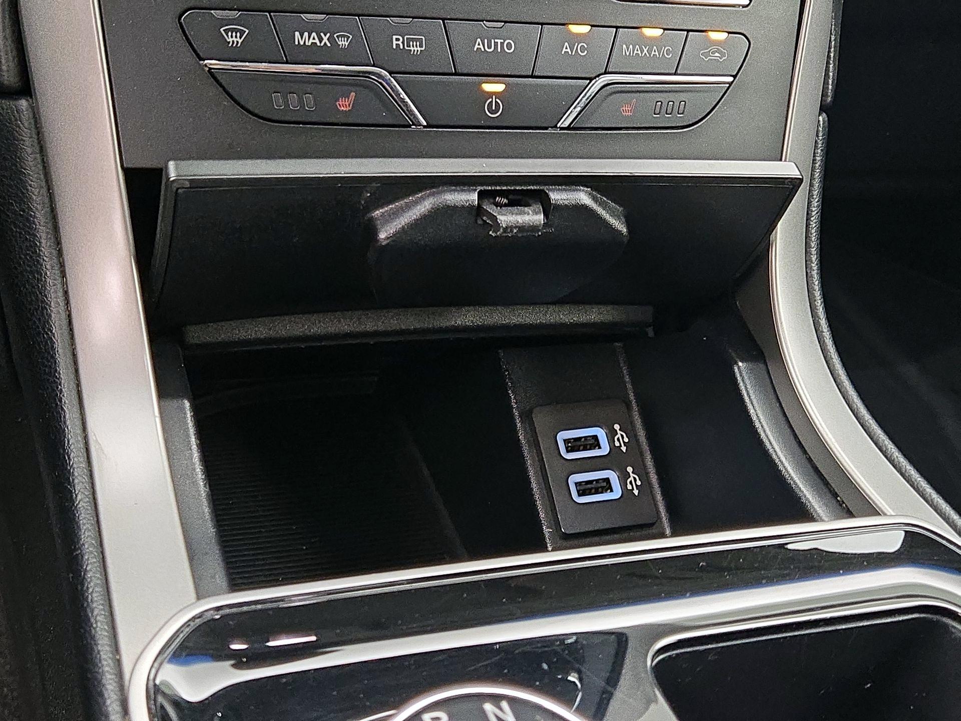 Thumbnail: 2019 Ford Edge - 18