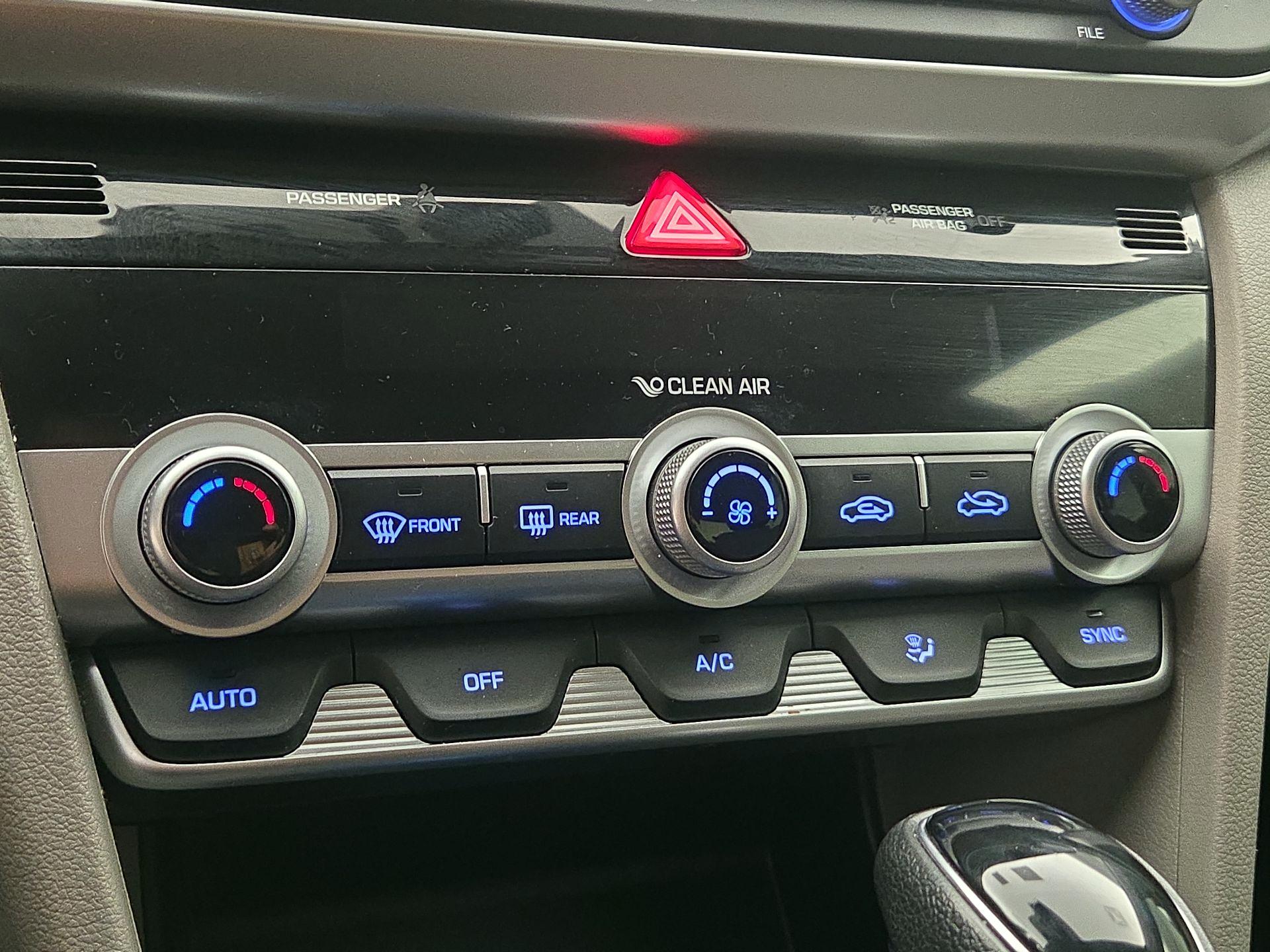 Thumbnail: 2020 Hyundai Elantra - 14