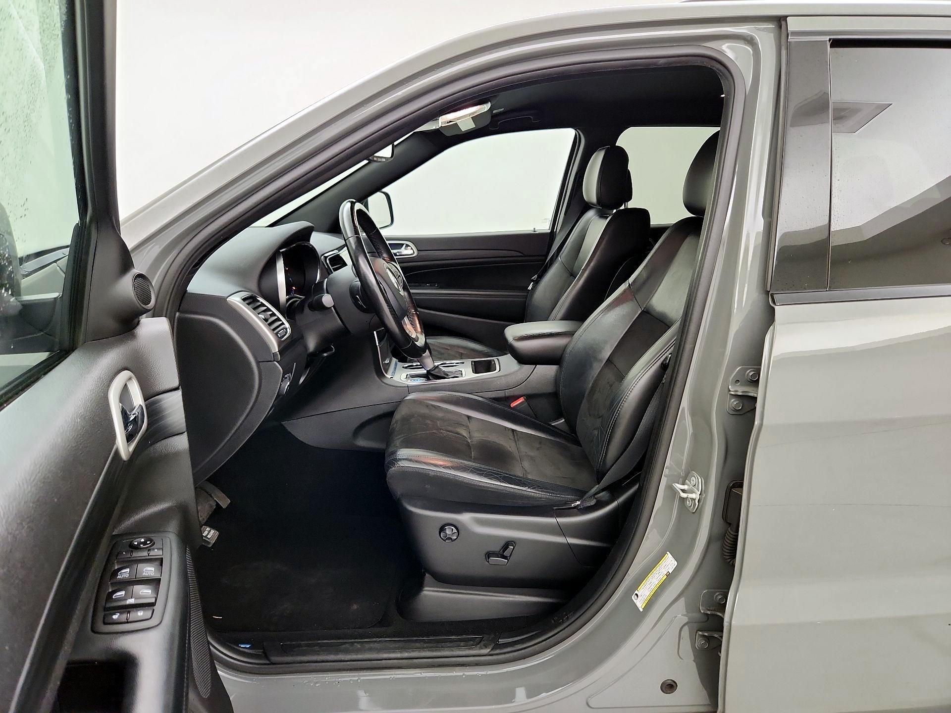 Thumbnail: 2020 Jeep Grand Cherokee - 11