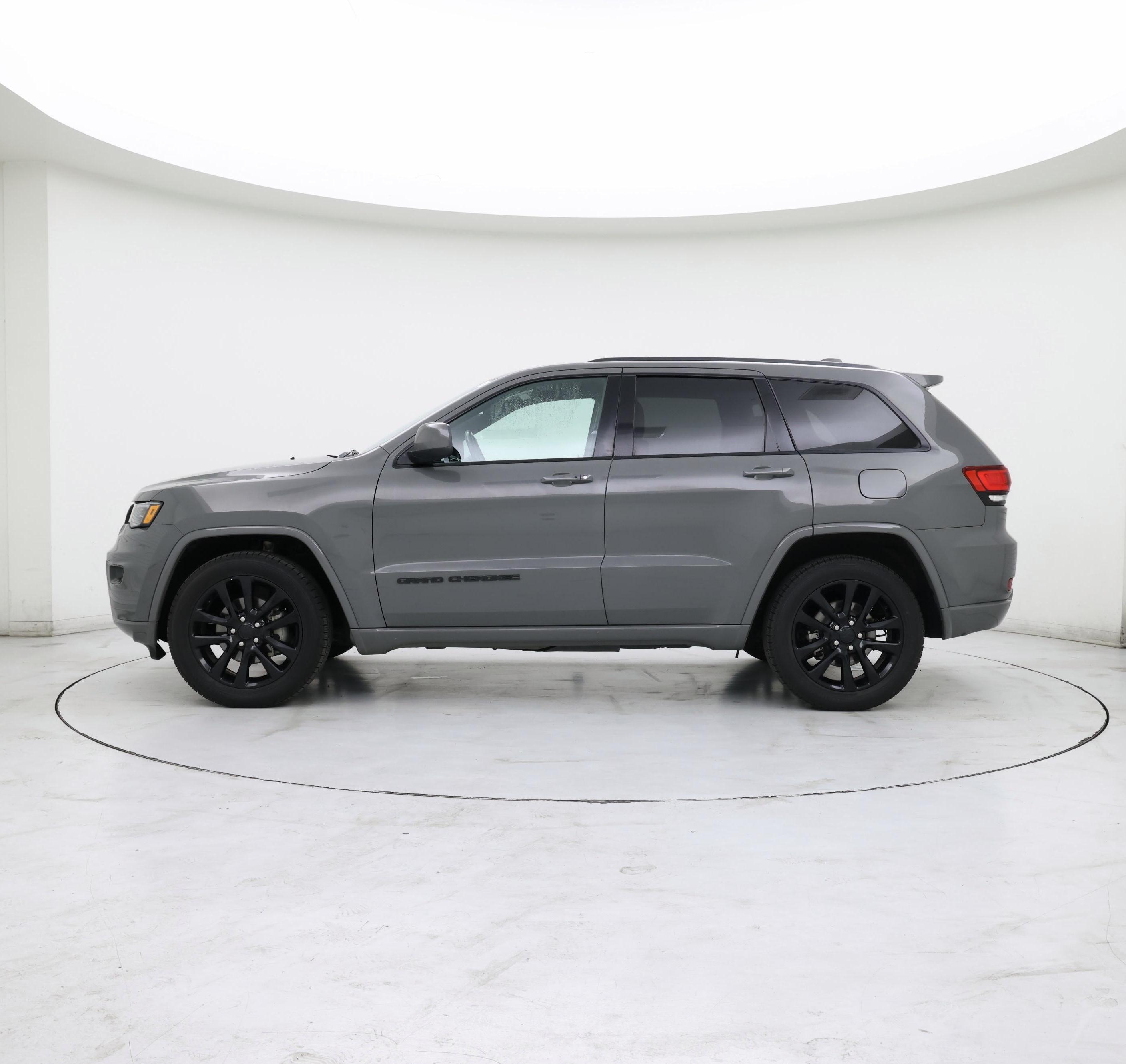 Thumbnail: 2020 Jeep Grand Cherokee - 3