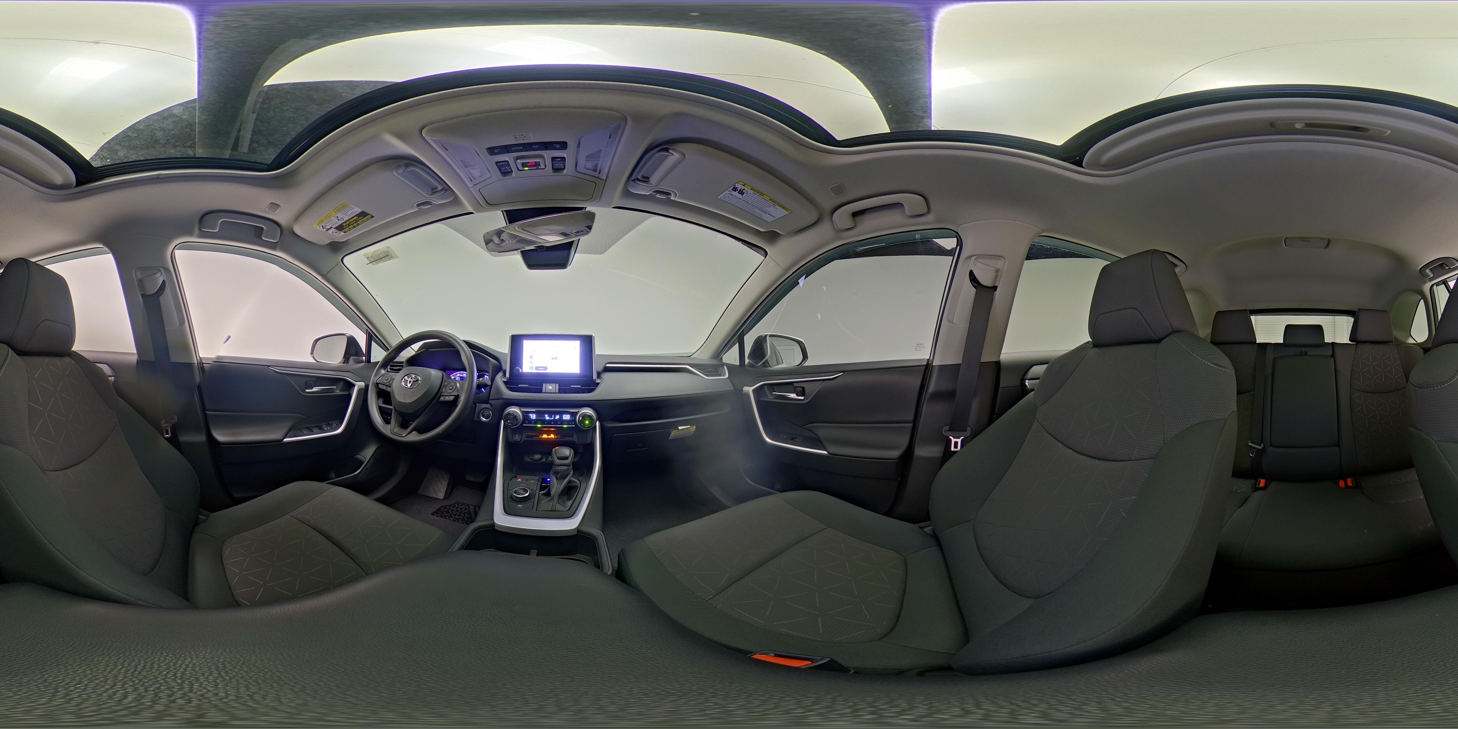 2024 Toyota RAV4 XLE - Photo 25