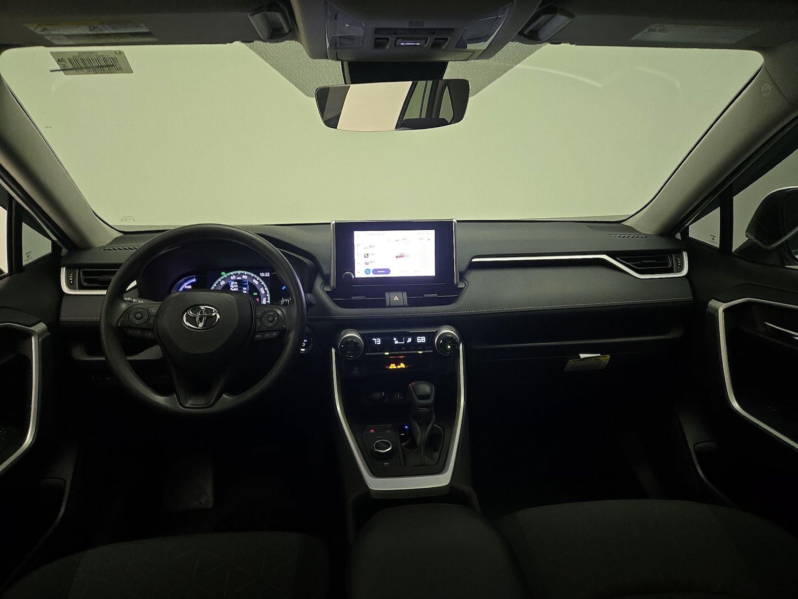 2024 Toyota RAV4 XLE - Photo 10