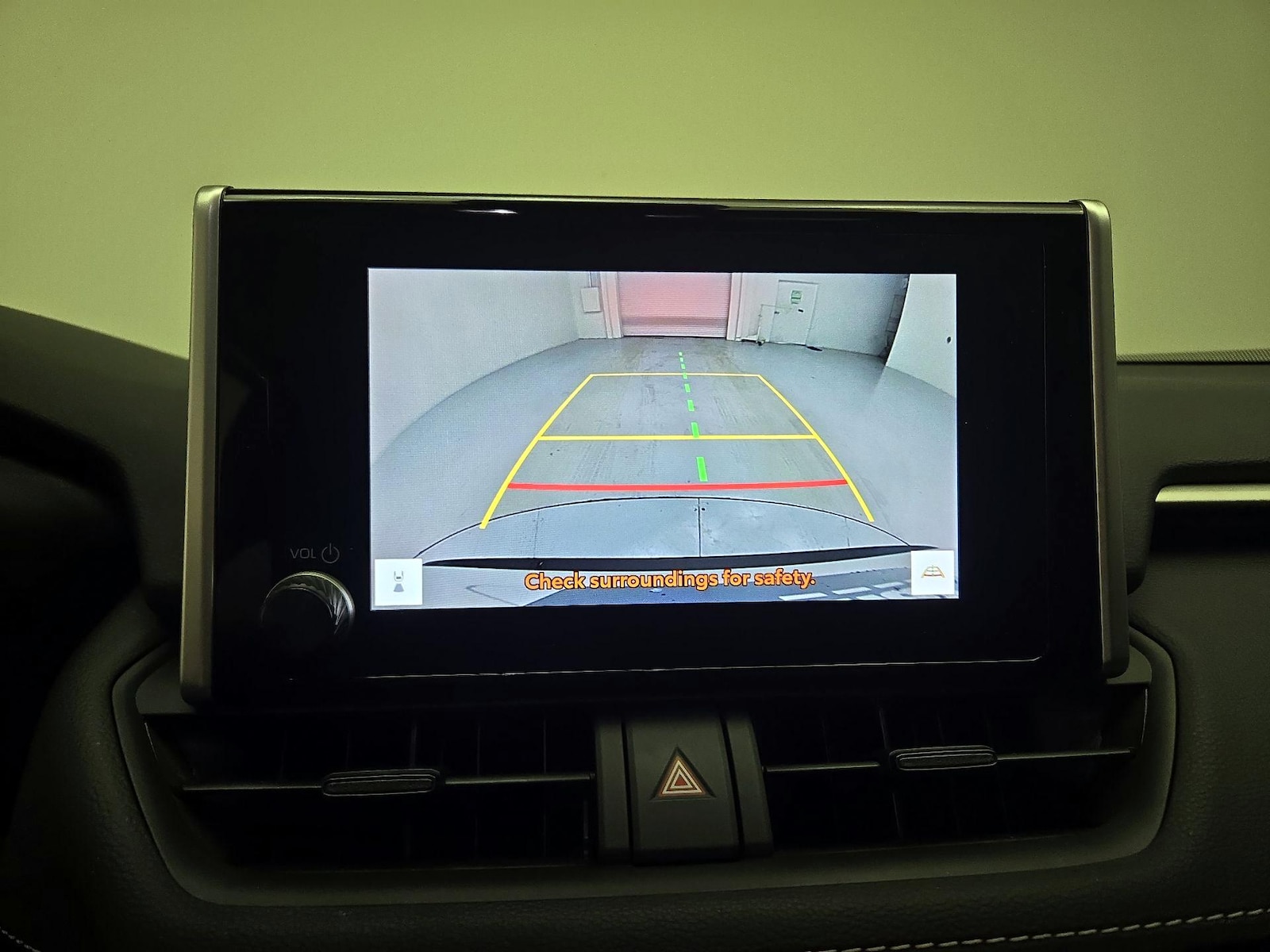 2024 Toyota RAV4 XLE - Photo 15