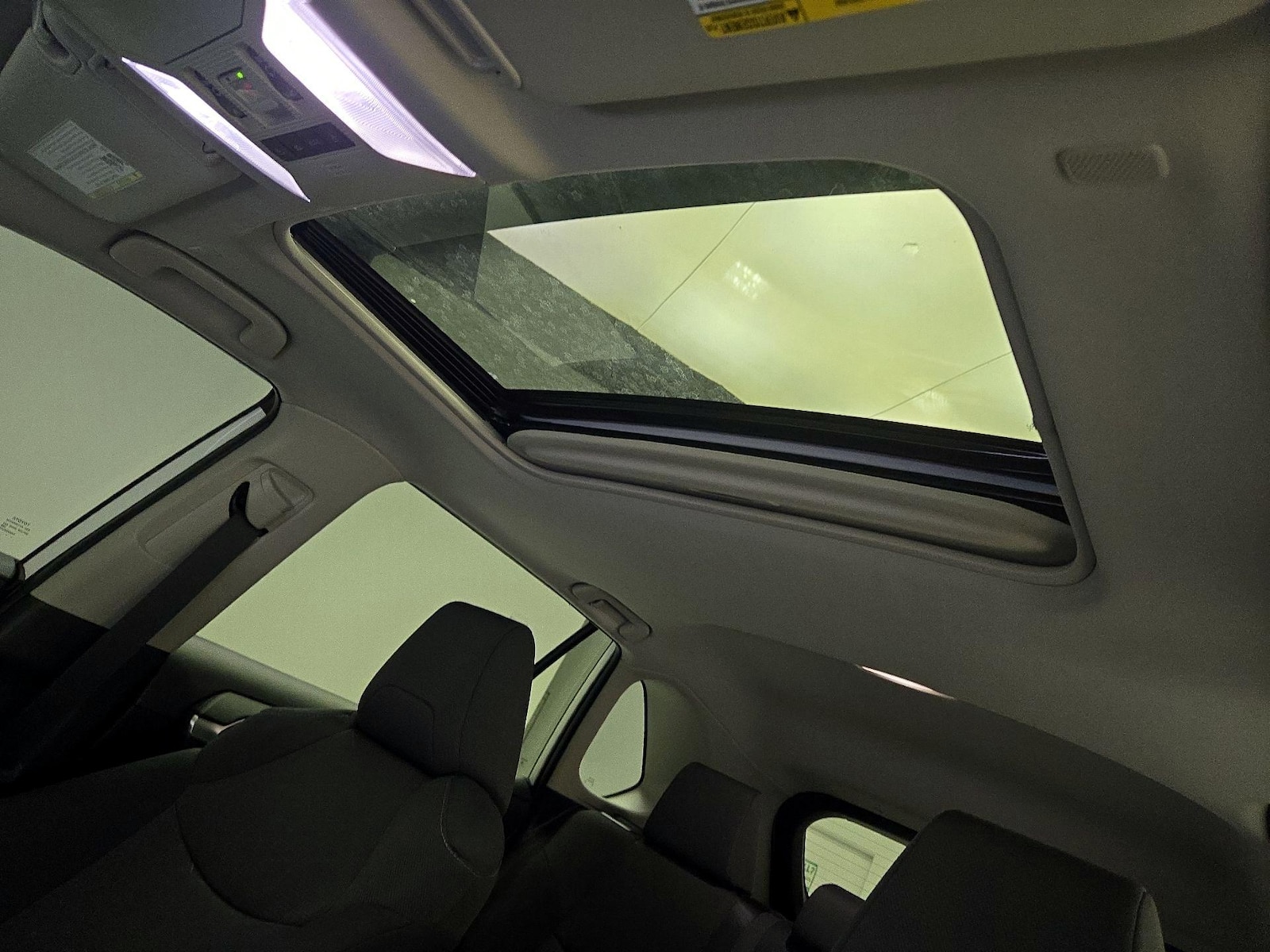 2024 Toyota RAV4 XLE - Photo 20