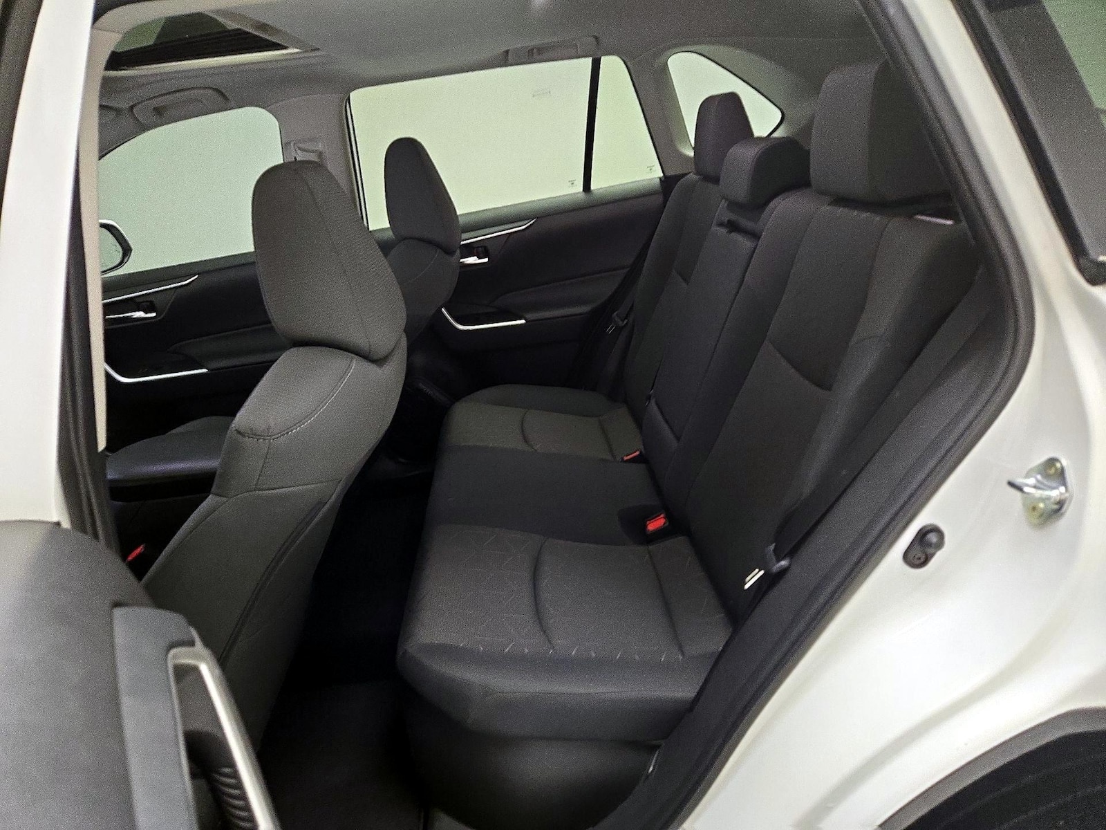 2024 Toyota RAV4 XLE - Photo 21