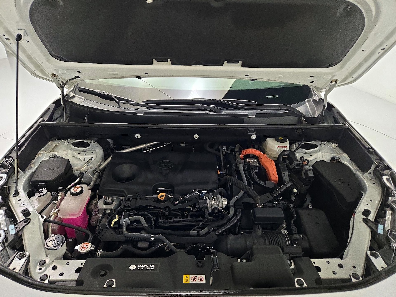 2024 Toyota RAV4 XLE - Photo 23