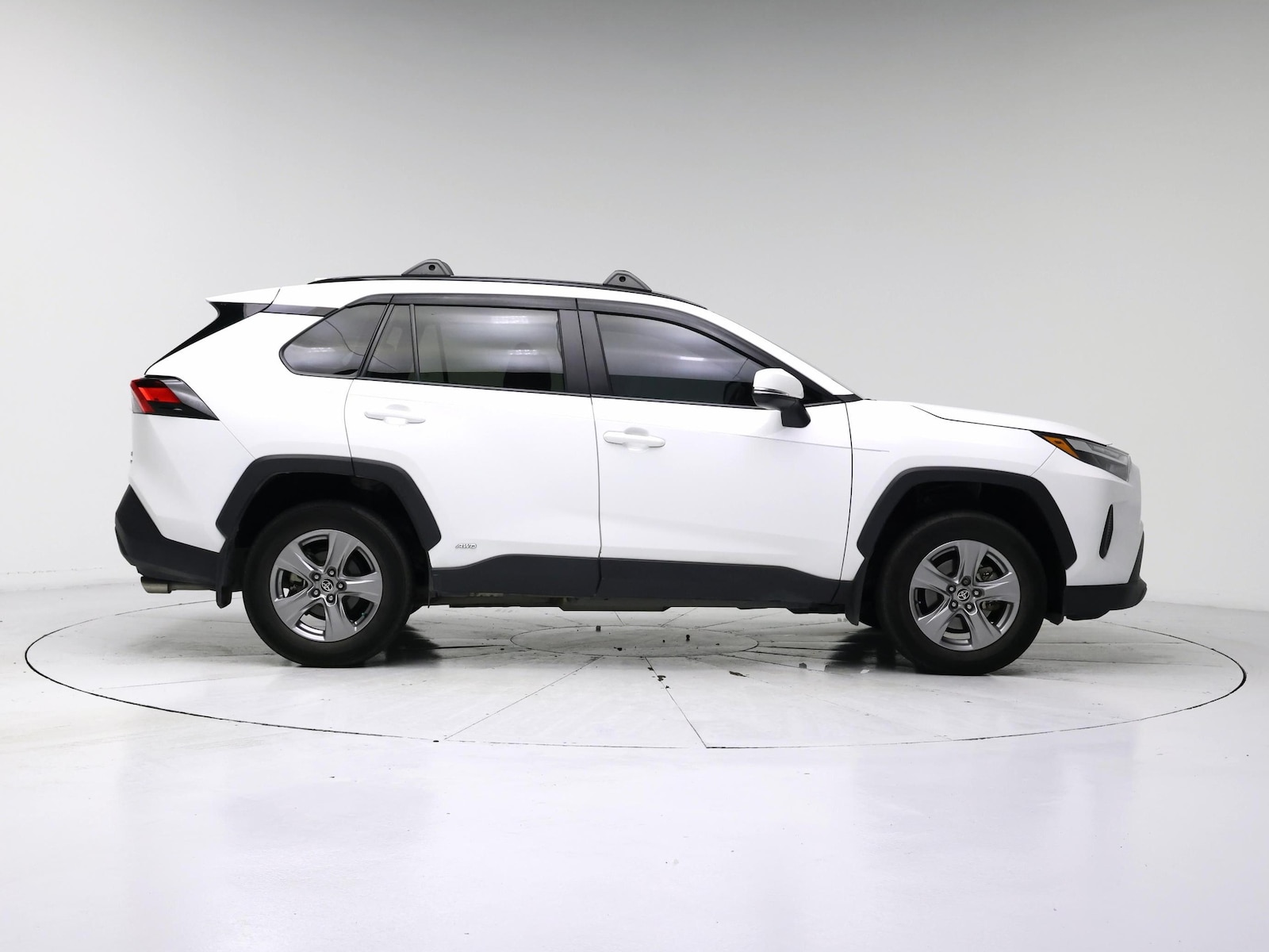2024 Toyota RAV4 XLE - Photo 8