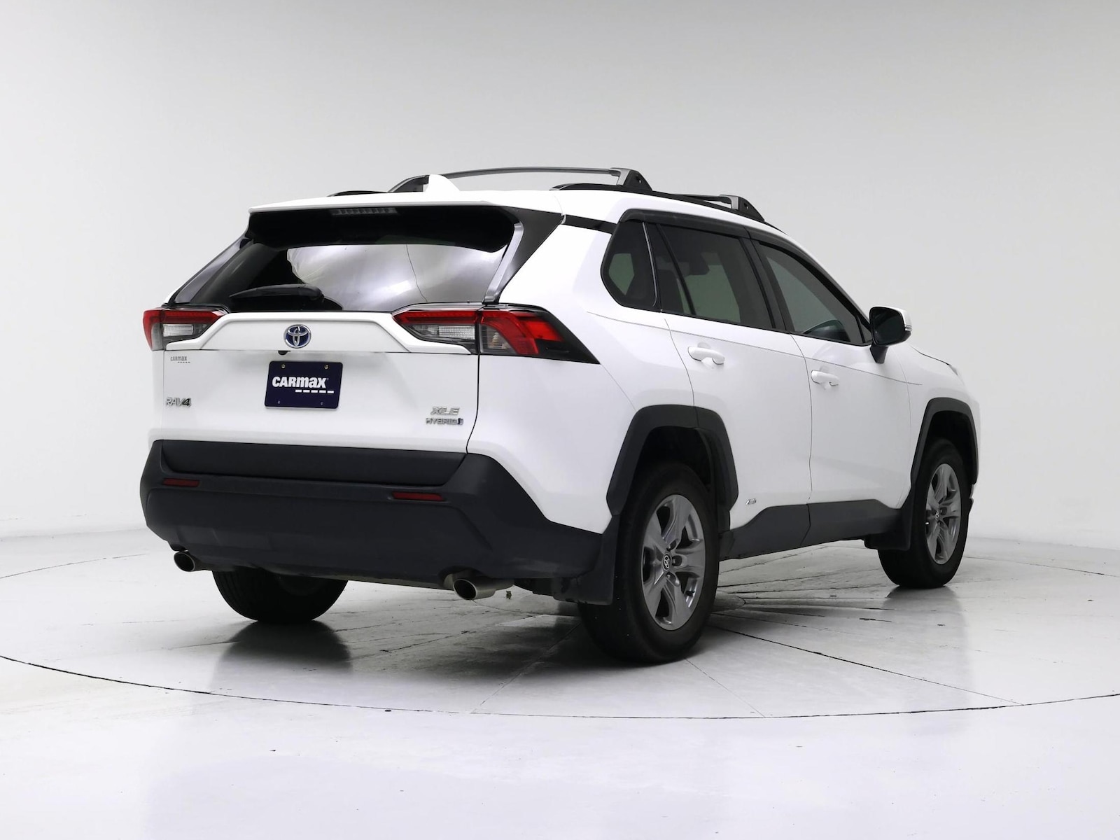2024 Toyota RAV4 XLE - Photo 9