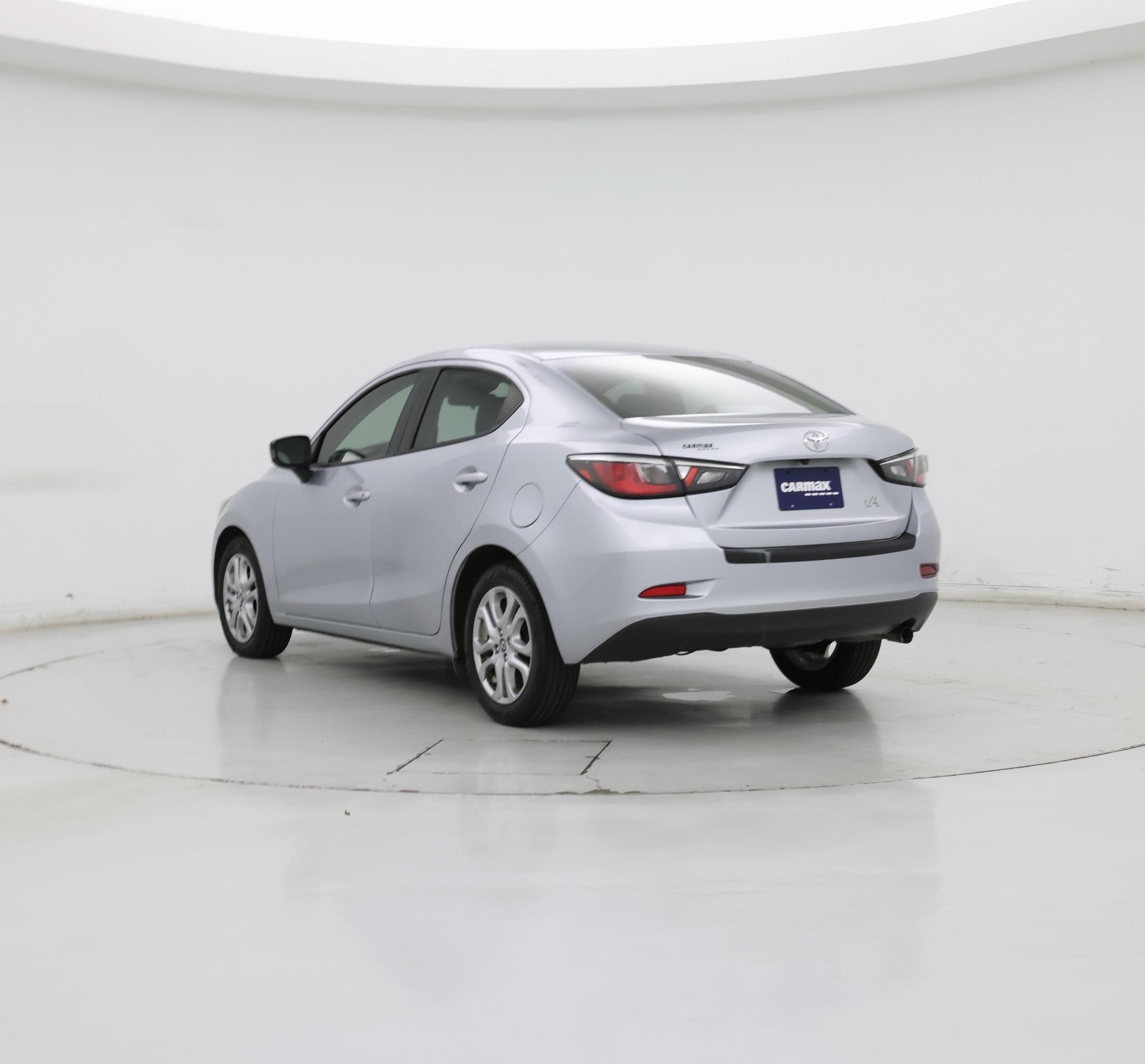 Thumbnail: 2017 Toyota Yaris iA - 2