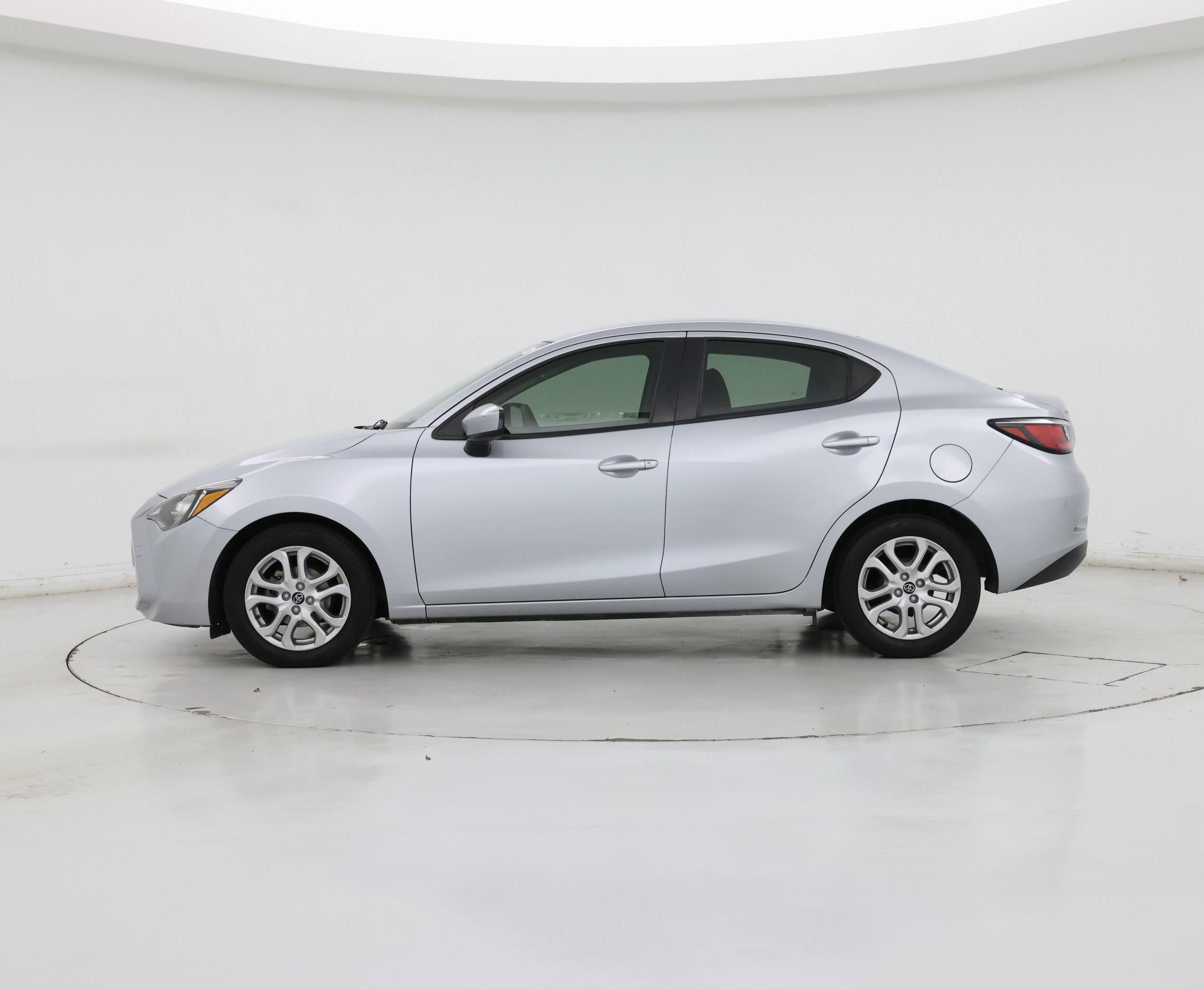 Thumbnail: 2017 Toyota Yaris iA - 3