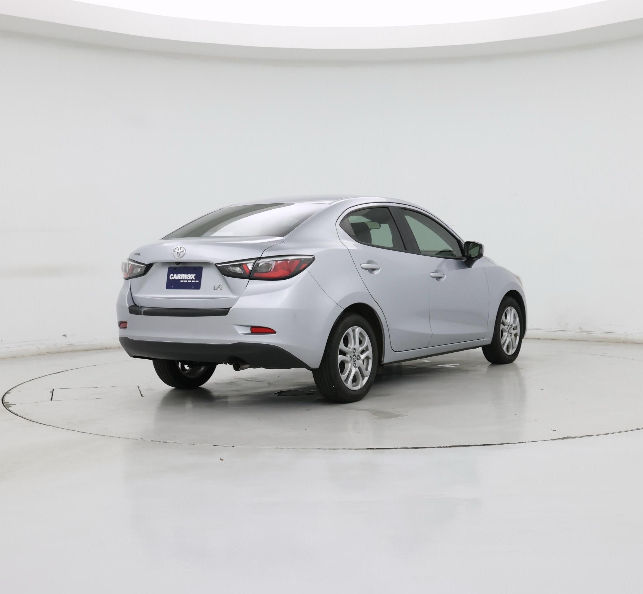 Thumbnail: 2017 Toyota Yaris iA - 8