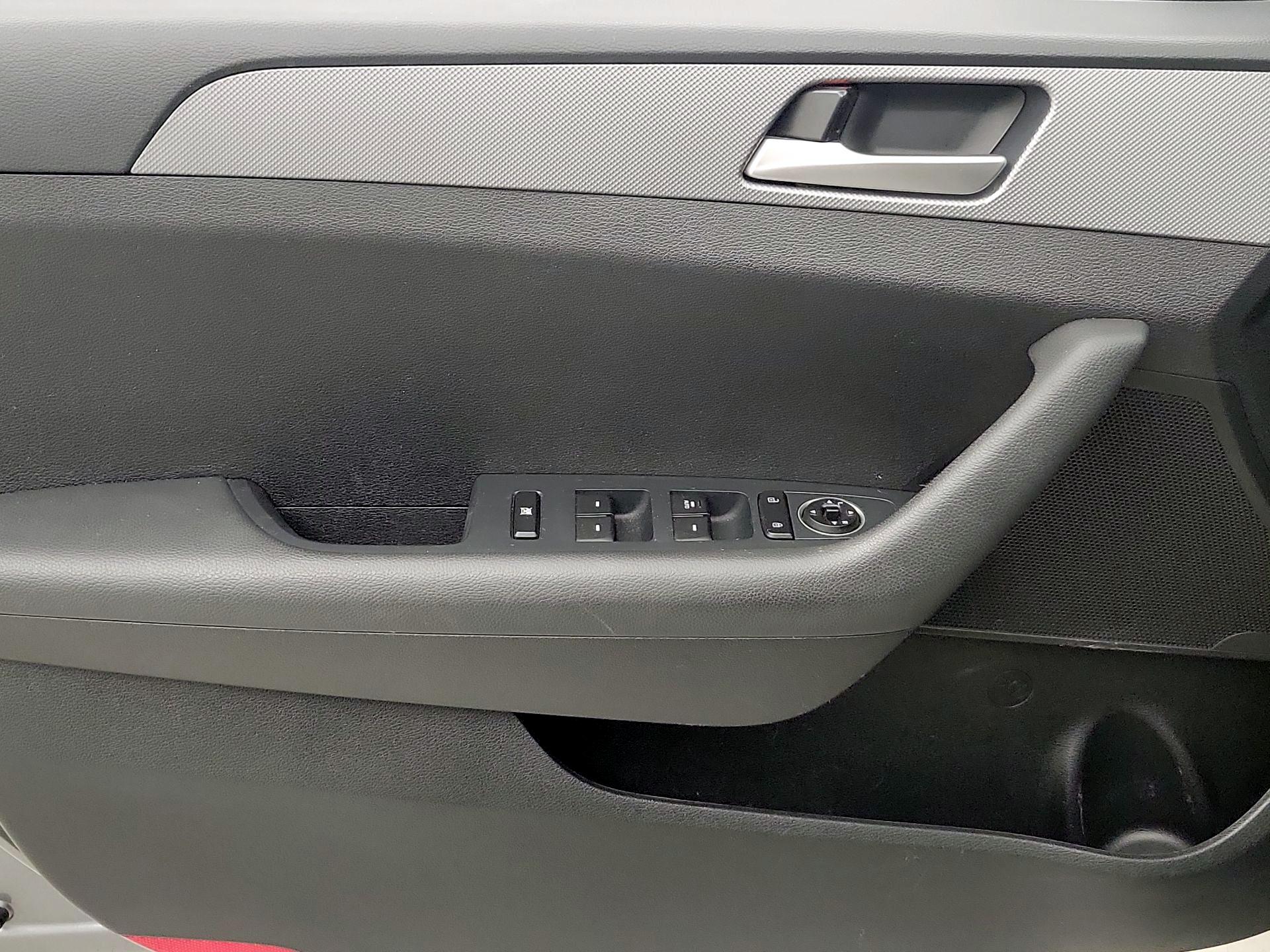 Thumbnail: 2019 Hyundai Sonata - 12