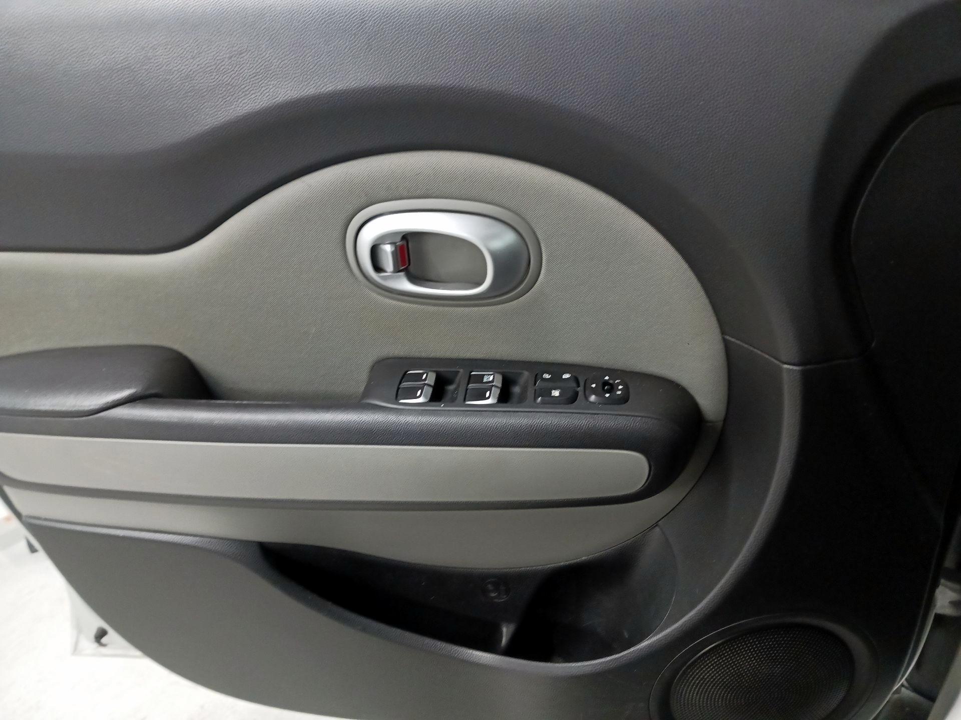 Thumbnail: 2017 Kia Soul - 12