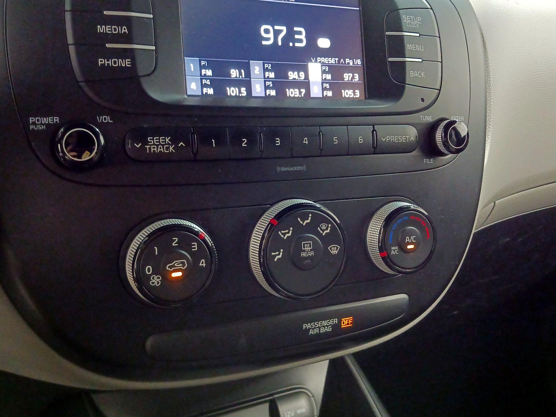 Thumbnail: 2017 Kia Soul - 14