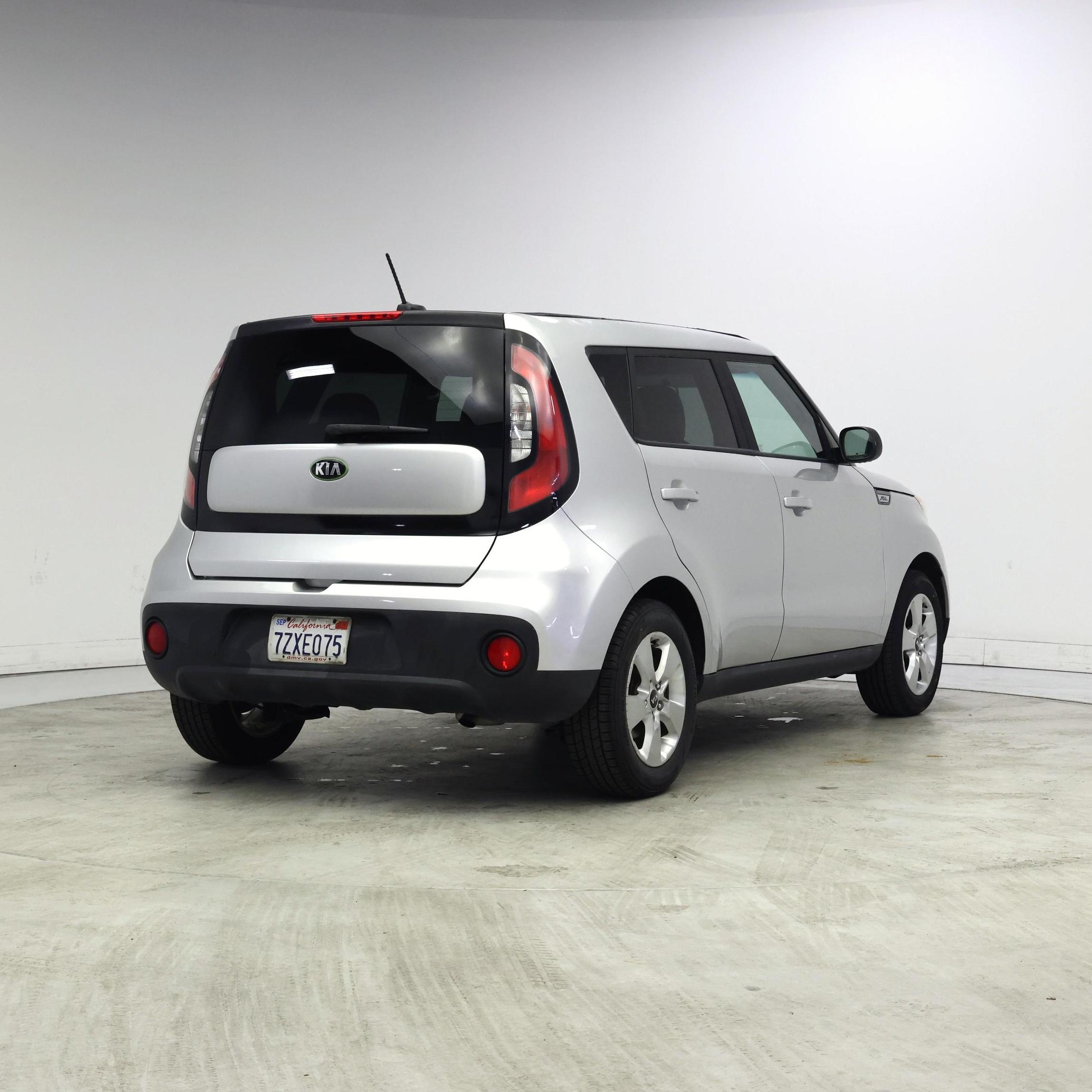 Thumbnail: 2017 Kia Soul - 8