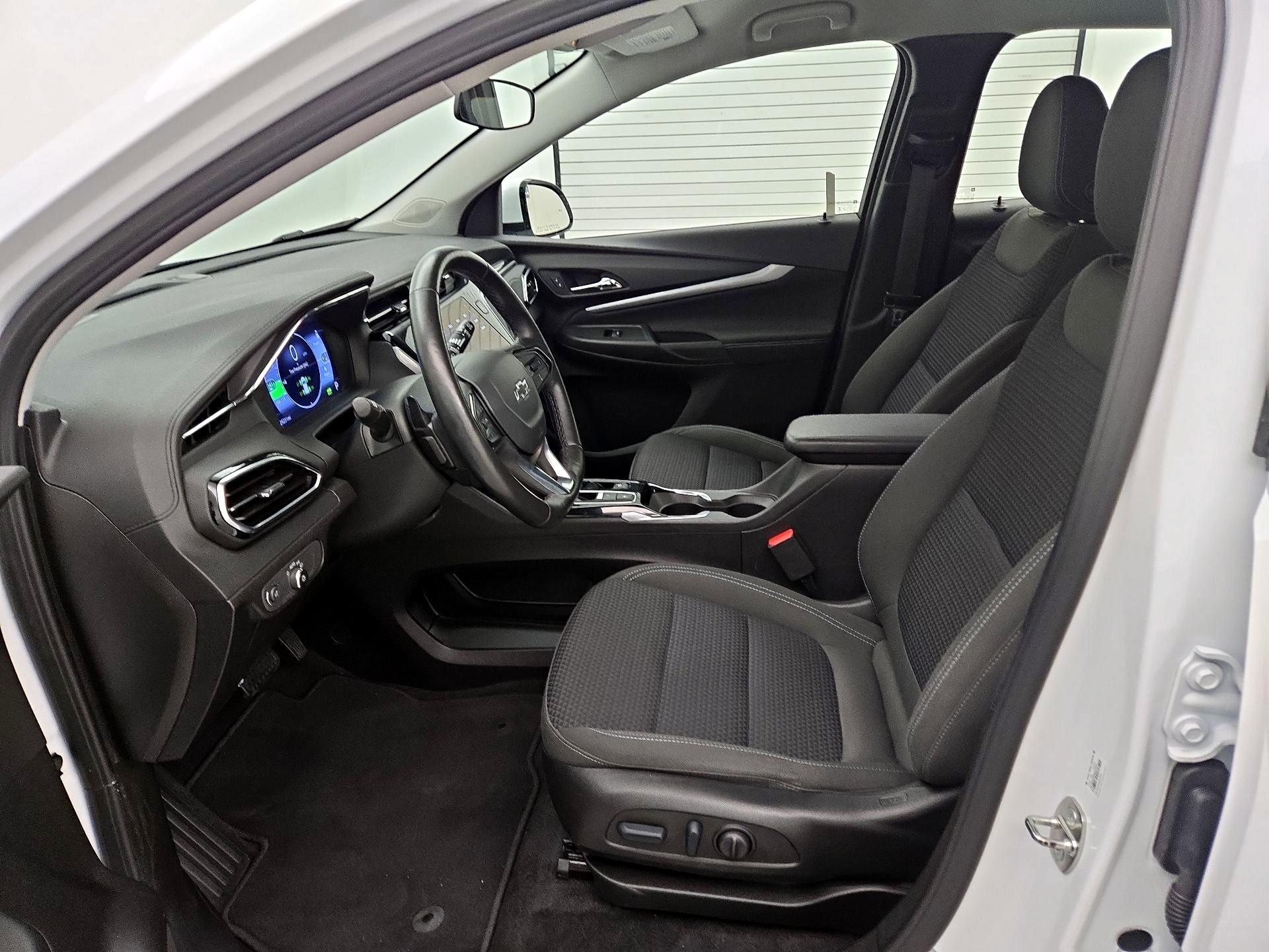 Thumbnail: 2023 Chevrolet Bolt EUV - 11
