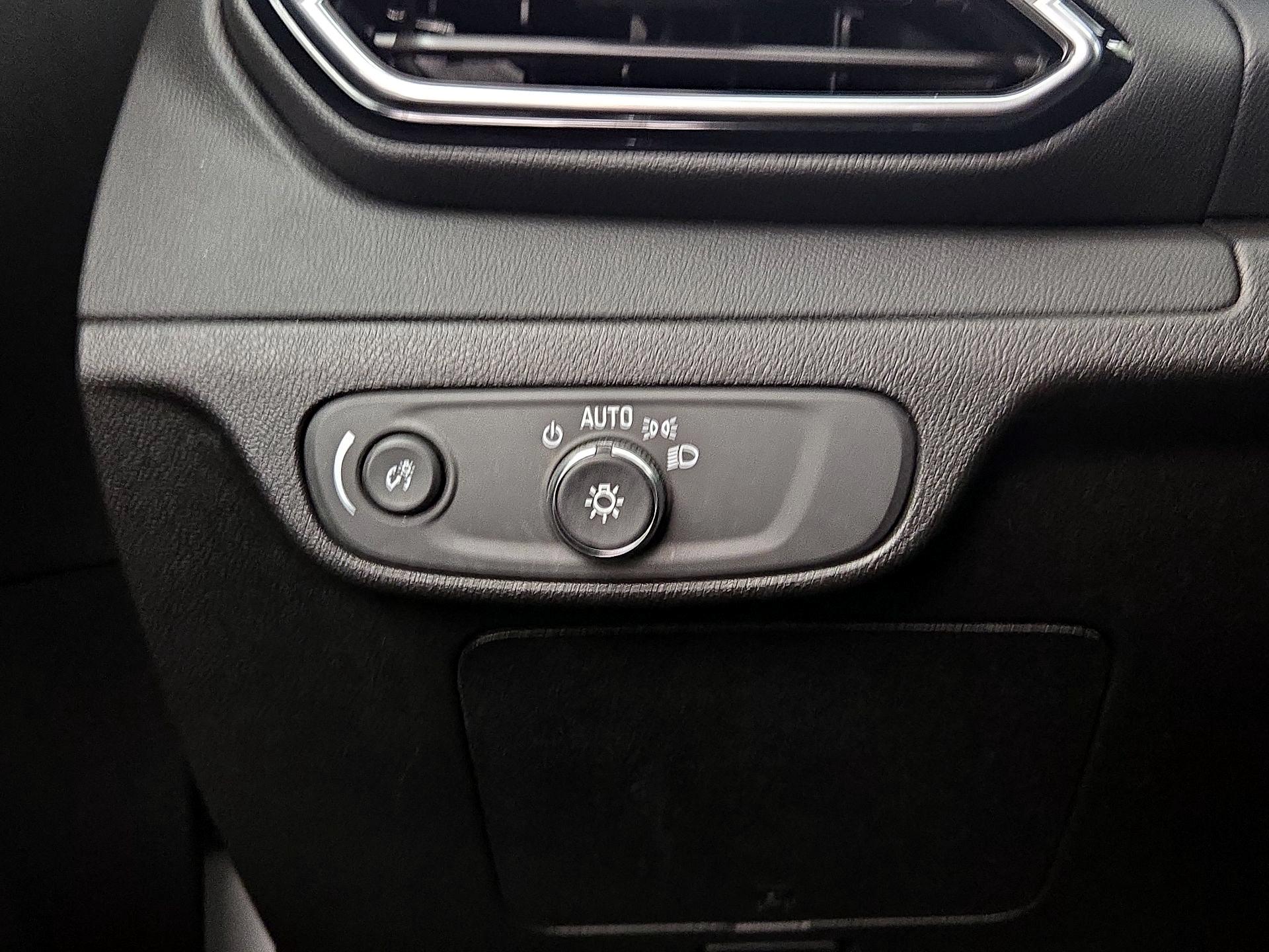 Thumbnail: 2023 Chevrolet Bolt EUV - 13